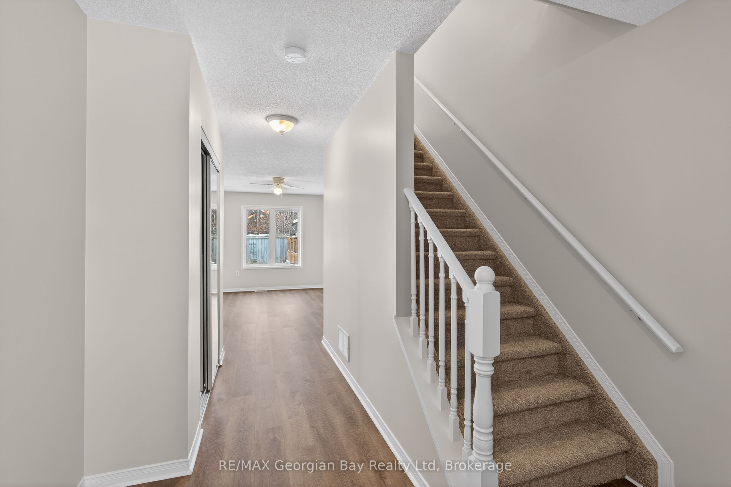 836 Coral Springs Lane, Midland, ON L4R 0A1 photo 3