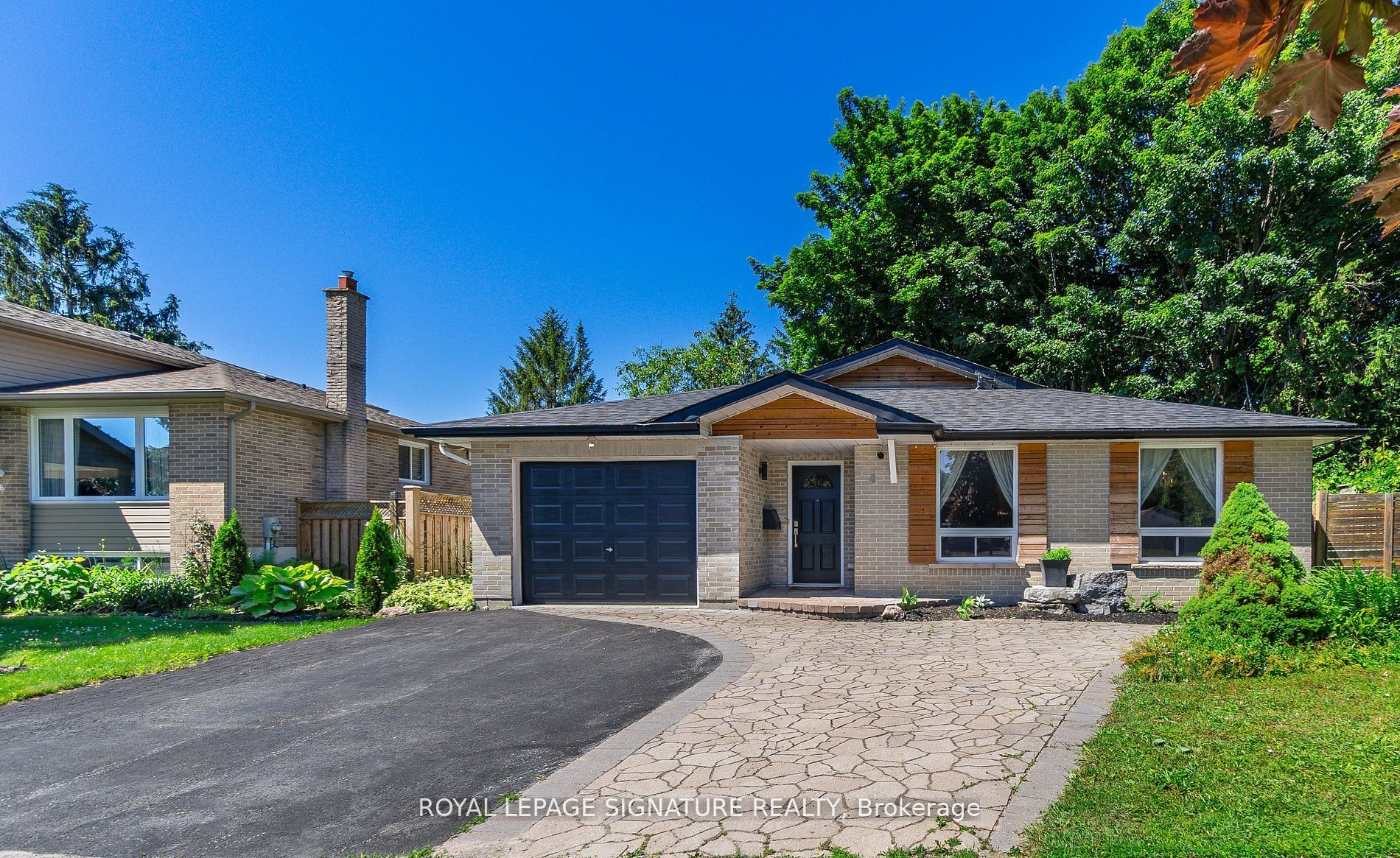 4 Patricia Avenue Upper, Barrie, ON L4M 3J7 photo 2