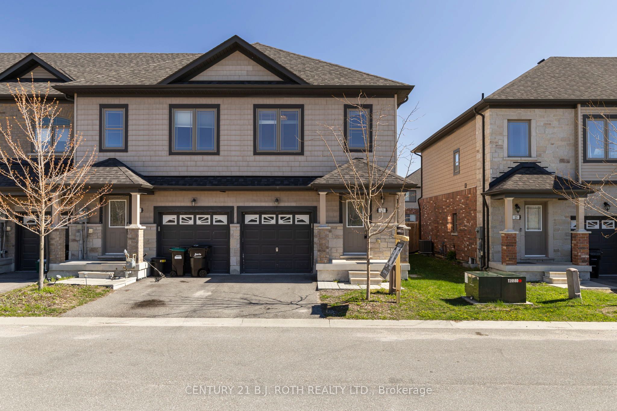 27 Cygnus Crescent, Barrie, ON L4N 9C2