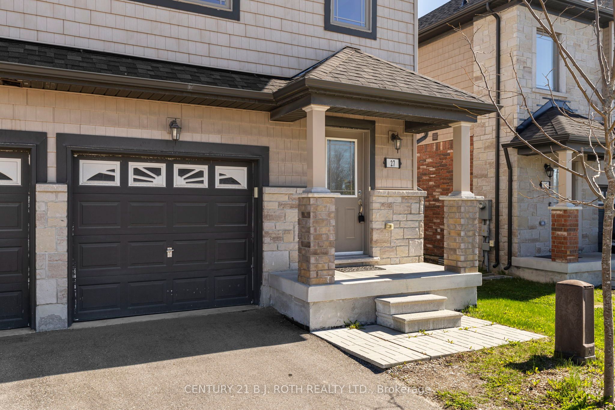 27 Cygnus Crescent, Barrie, ON L4N 9C2 photo 2