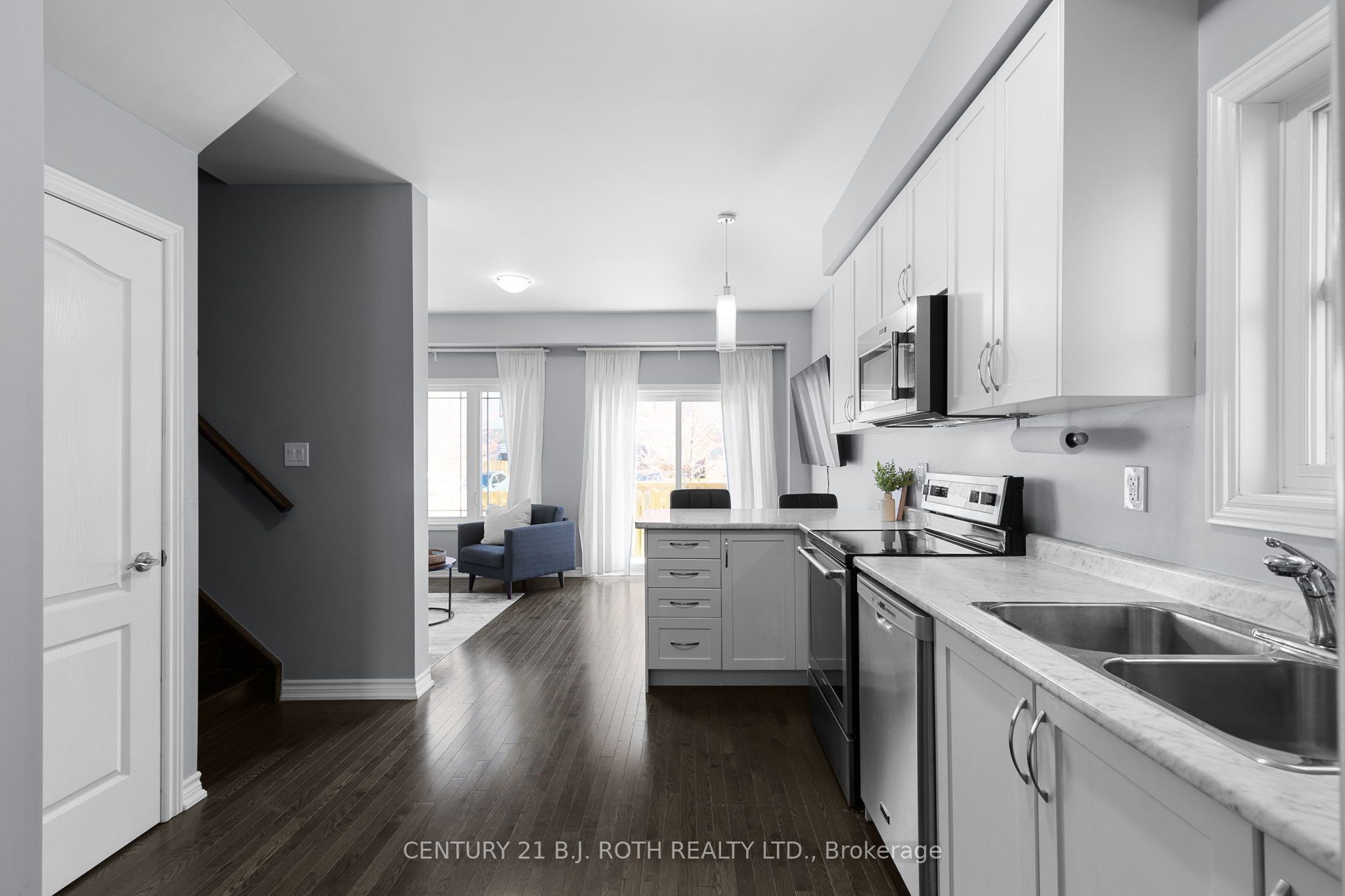 27 Cygnus Crescent, Barrie, ON L4N 9C2 photo 4