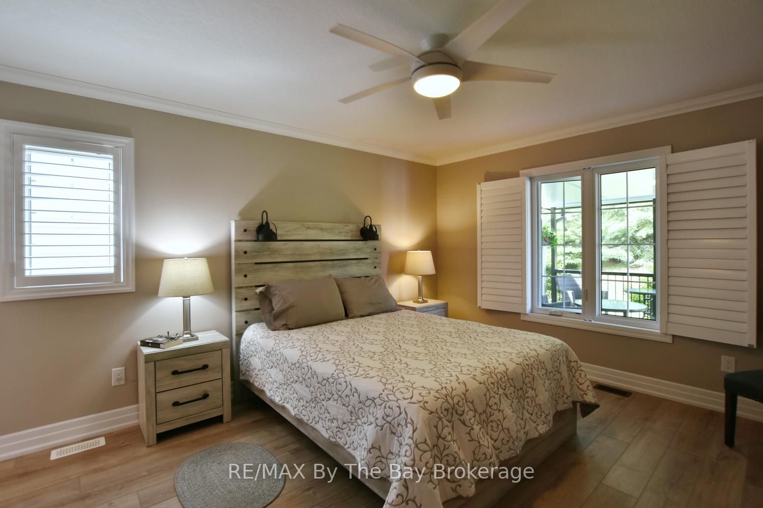 12 New York Avenue, Wasaga Beach, ON L9Z 3A8 photo 3