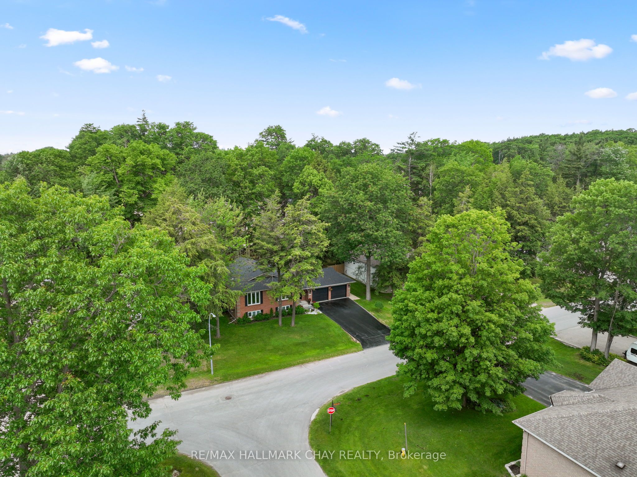 20 Downer Crescent, Wasaga Beach, ON L9Z 1C2 photo 3