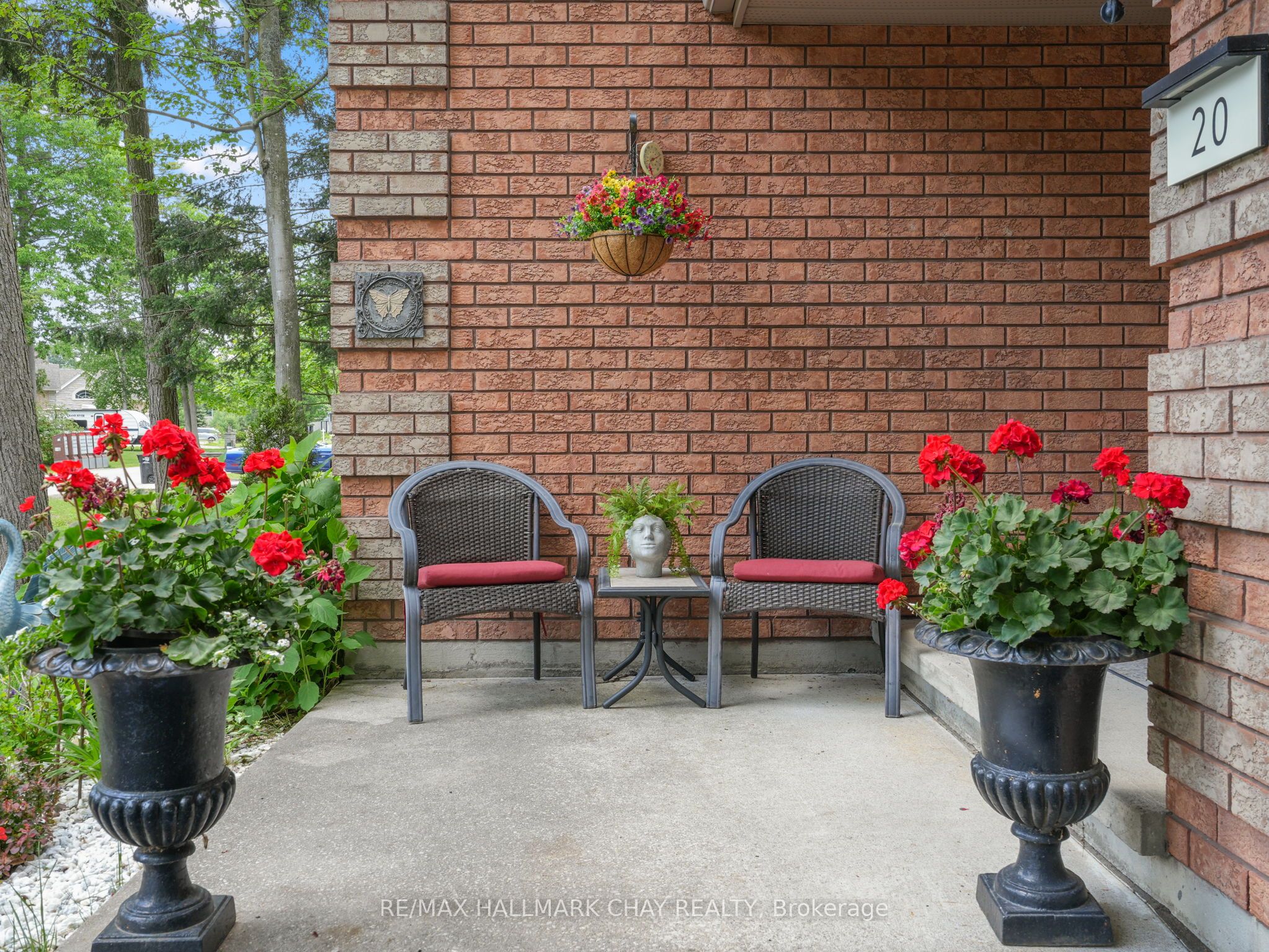 20 Downer Crescent, Wasaga Beach, ON L9Z 1C2 photo 5