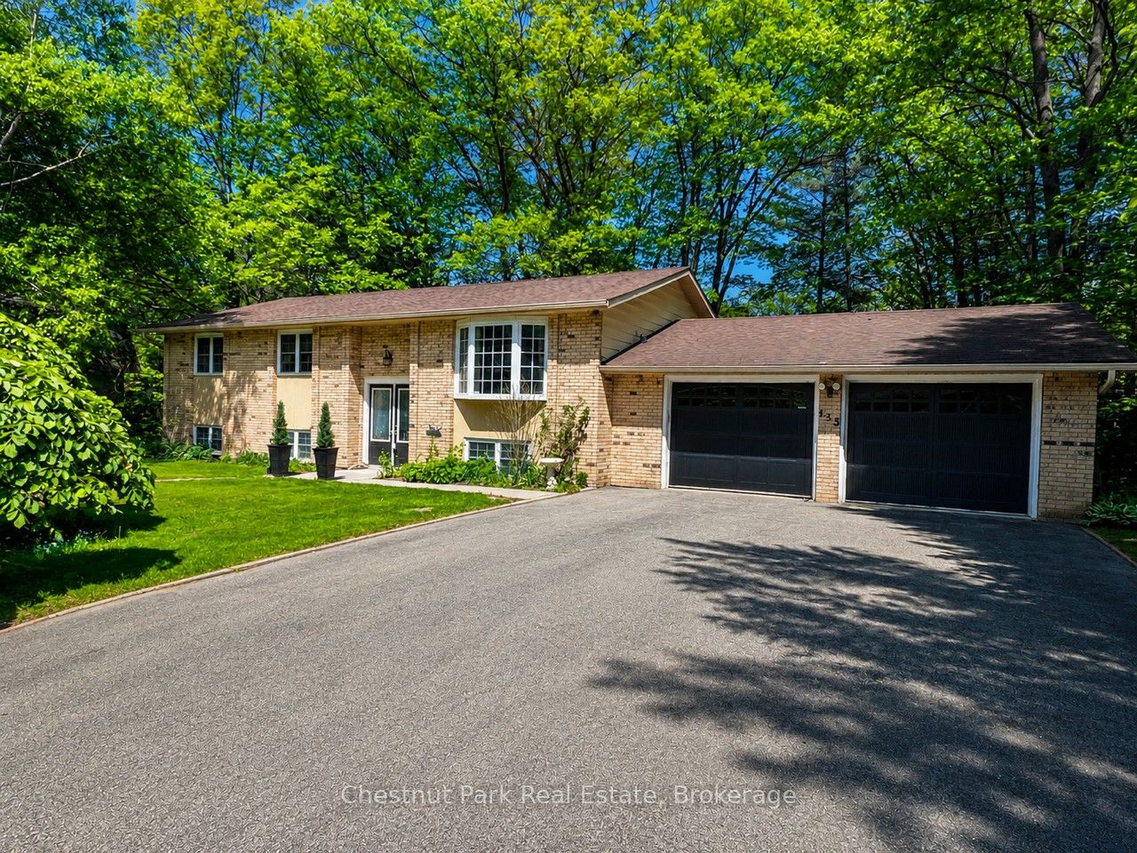 135 Christopher Avenue, Wasaga Beach, ON L9Z 1S4