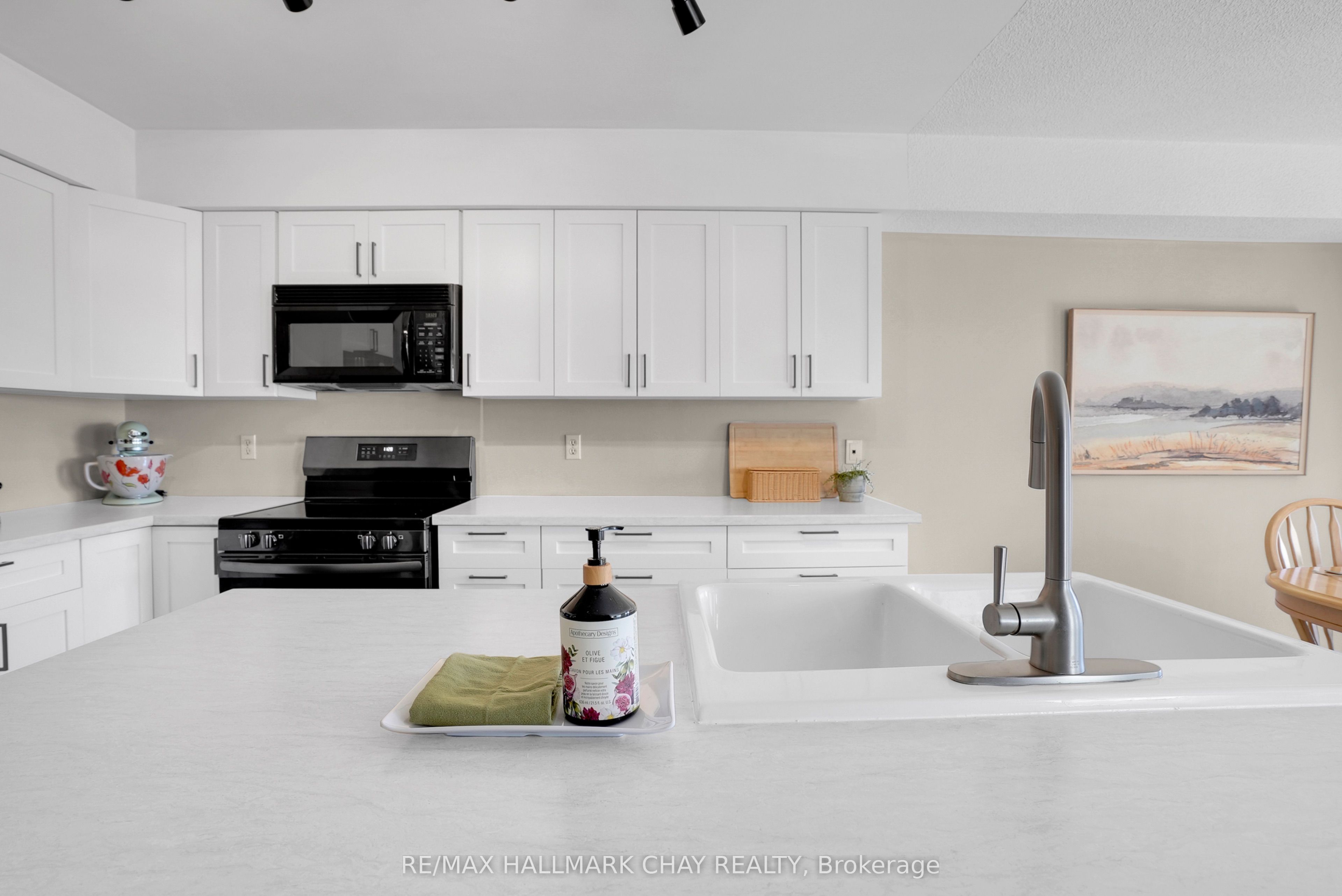 162 Ritchie Crescent, Springwater, ON L0L 1P0 photo 5
