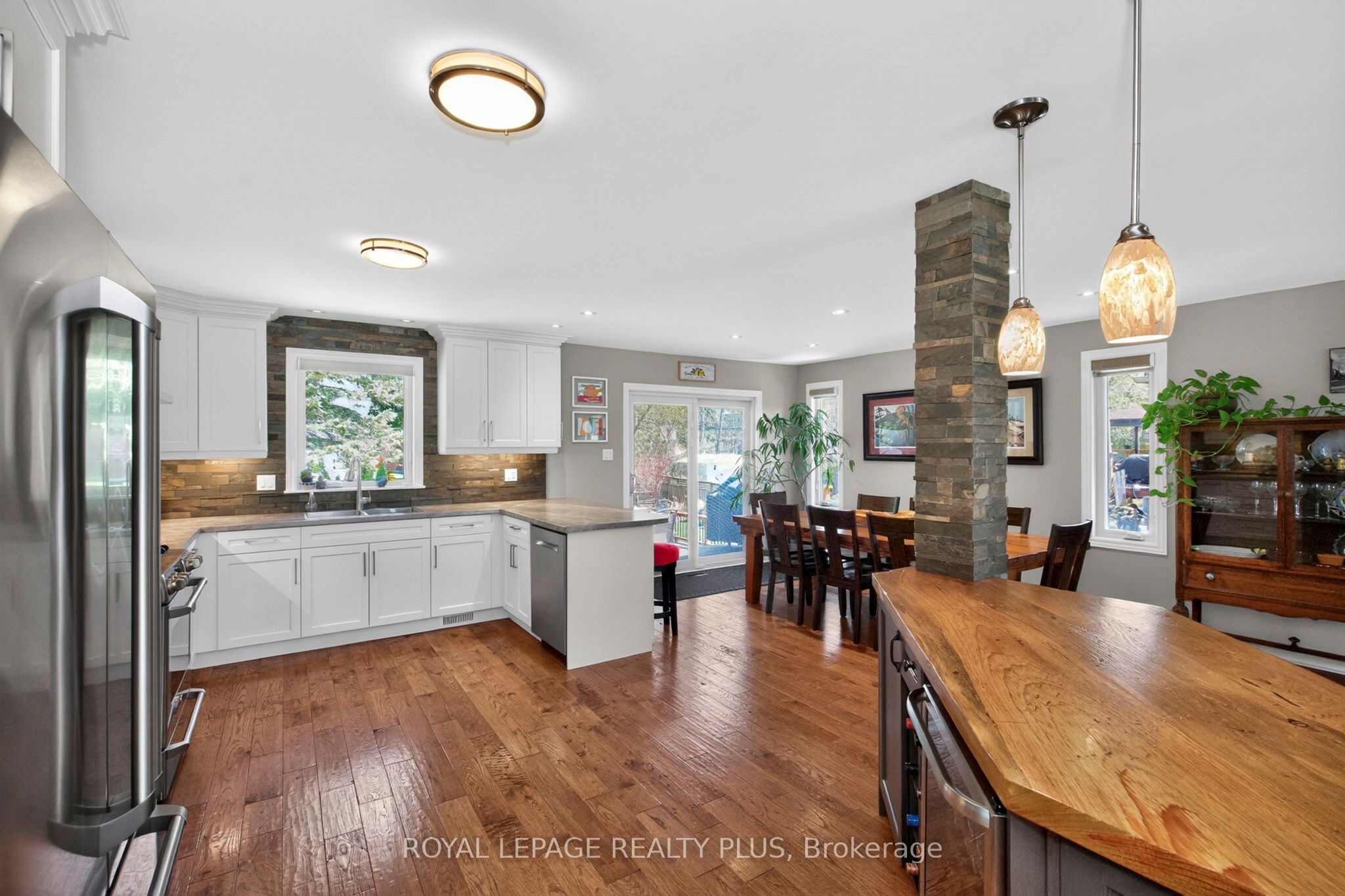99 Peel Street, Penetanguishene, ON L9M 1C3 photo 4