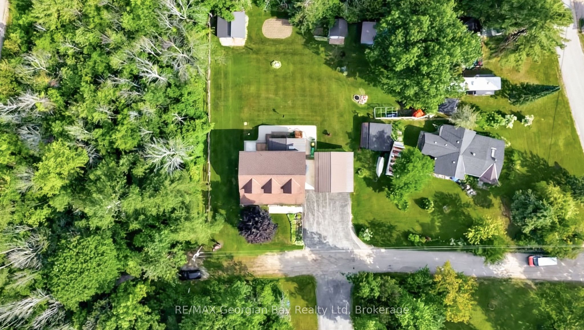 4 Moore Avenue, Tay, ON L0K 2A0 photo 2