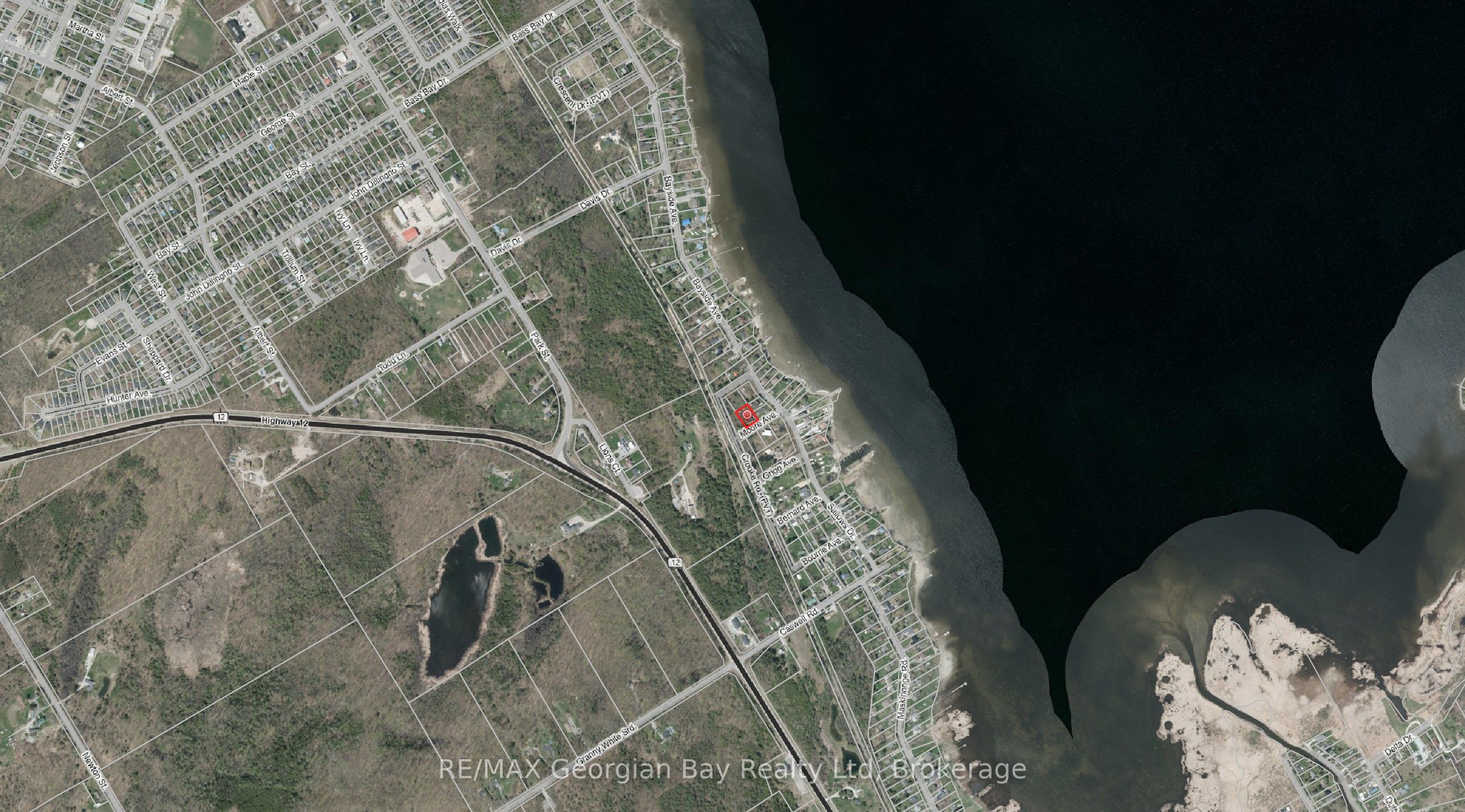 4 Moore Avenue, Tay, ON L0K 2A0 photo 3