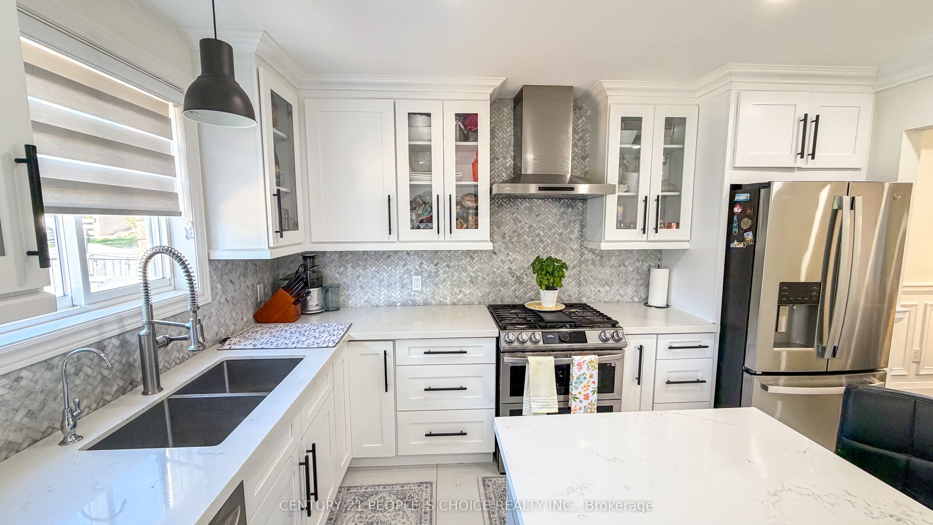 2 Irene Drive, Barrie, ON L4N 0Y7