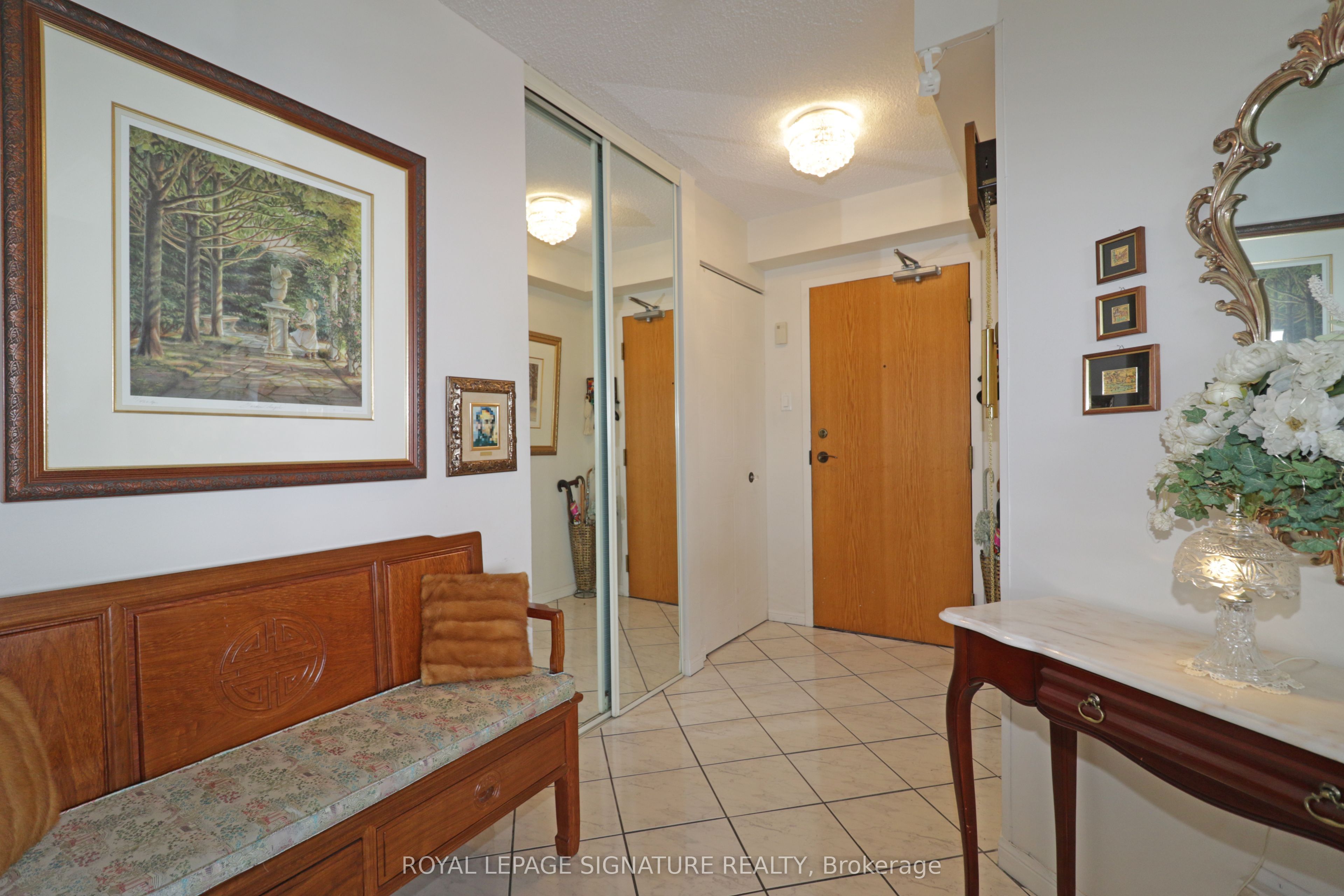 65 Ellen Street 1004, Barrie, ON L4N 3A5 photo 3