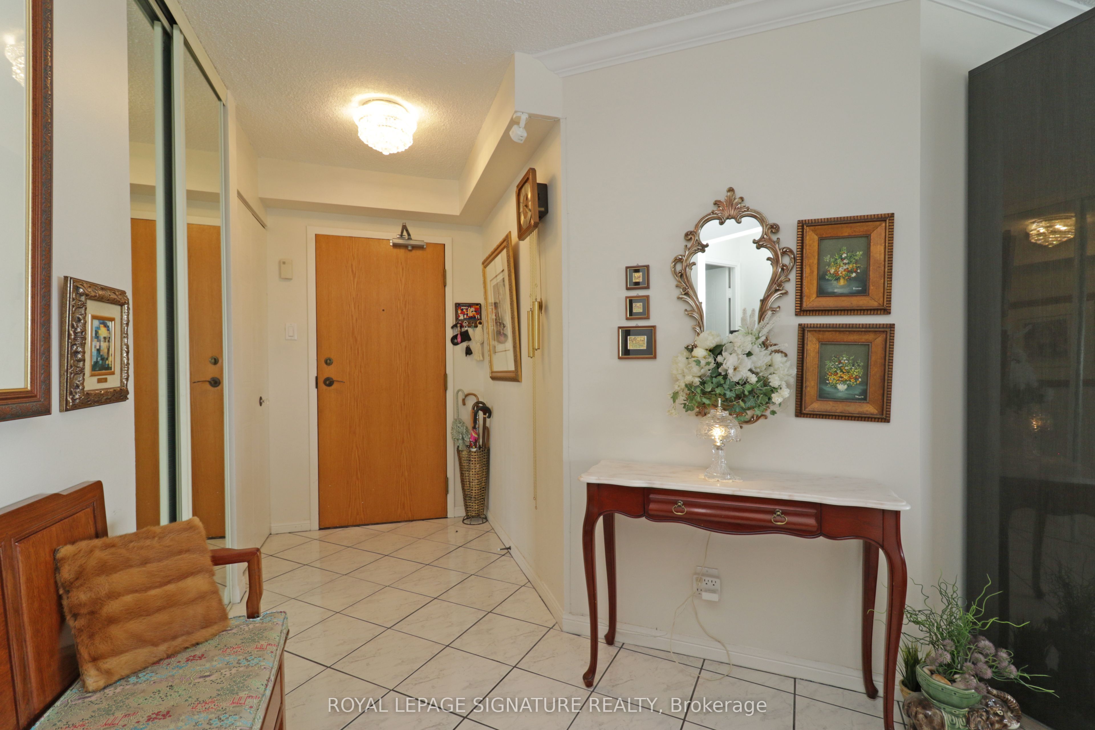 65 Ellen Street 1004, Barrie, ON L4N 3A5 photo 4