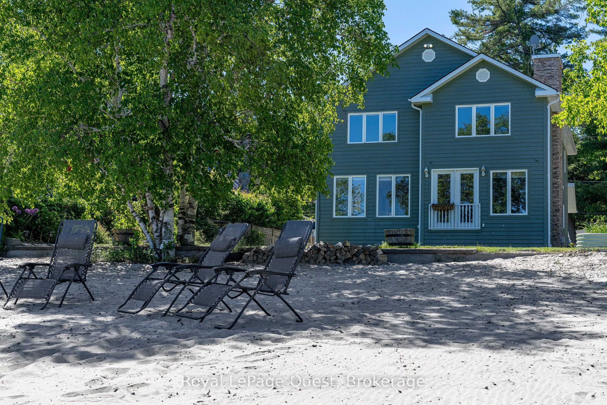 16 East Beach Road, Tiny, ON L9M 0M6