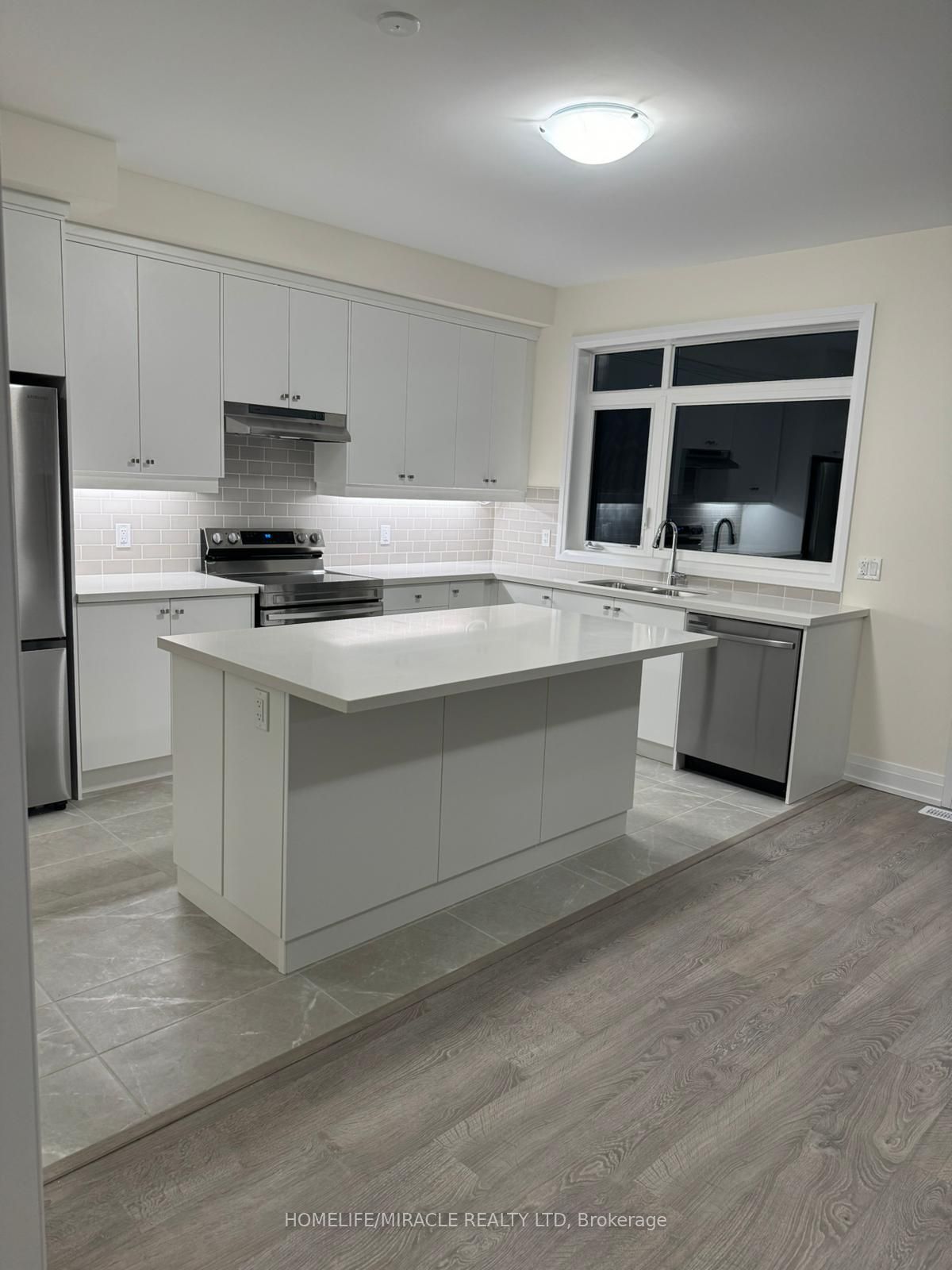 50 Daisy Street, Springwater, ON L9X 2E2 photo 4