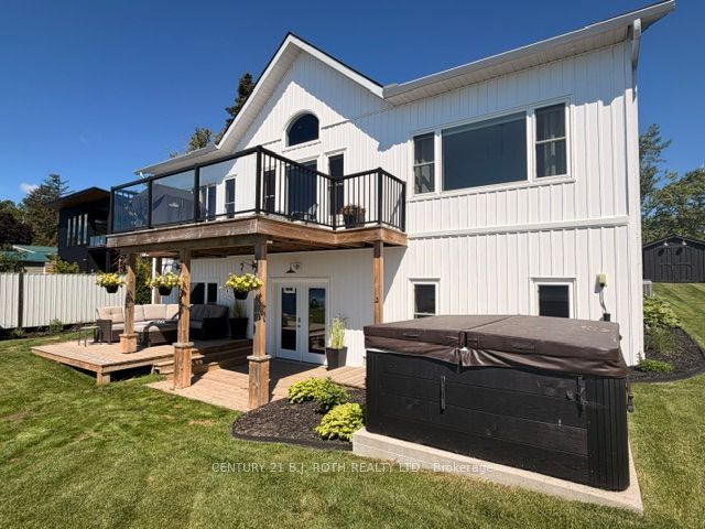1931 Woods Bay Road, Severn, ON L3V 0V7 photo 2