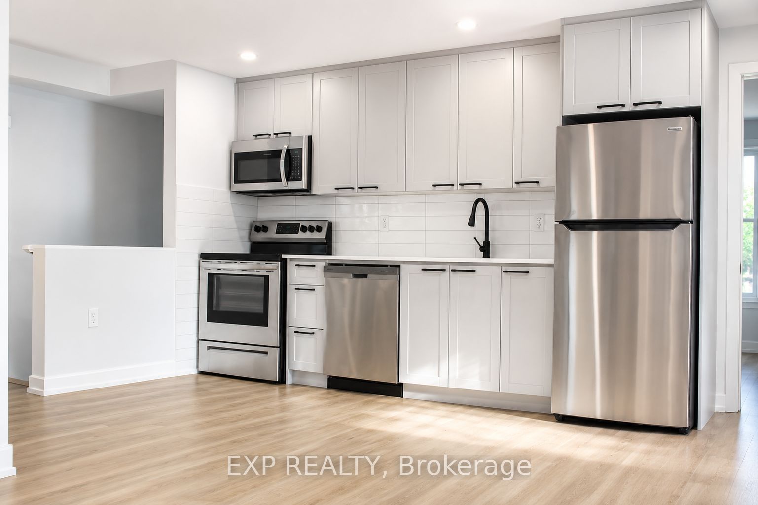 33 Front Street N Unit #3, Orillia, ON L3V 4R6 photo 2