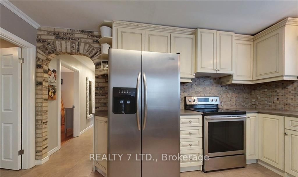 270 JAMES Street E, Orillia, ON L3V 1M2 photo 3