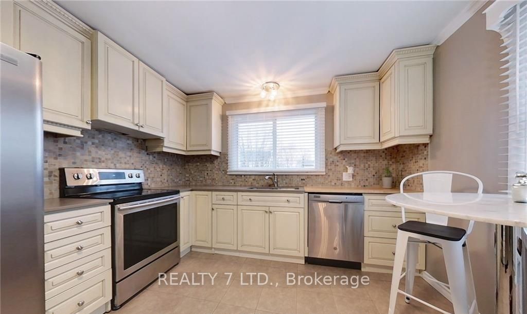 270 JAMES Street E, Orillia, ON L3V 1M2 photo 4