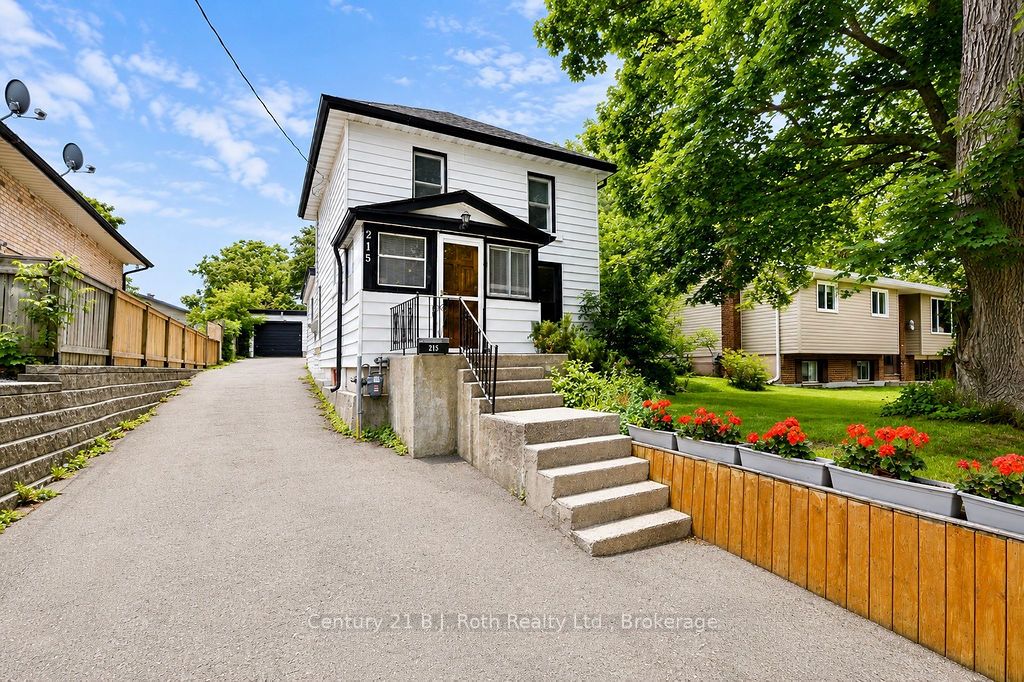 215 Oxford Street, Orillia, ON L3V 1H6