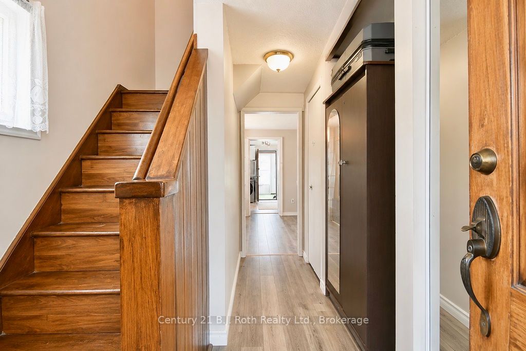 215 Oxford Street, Orillia, ON L3V 1H6 photo 3