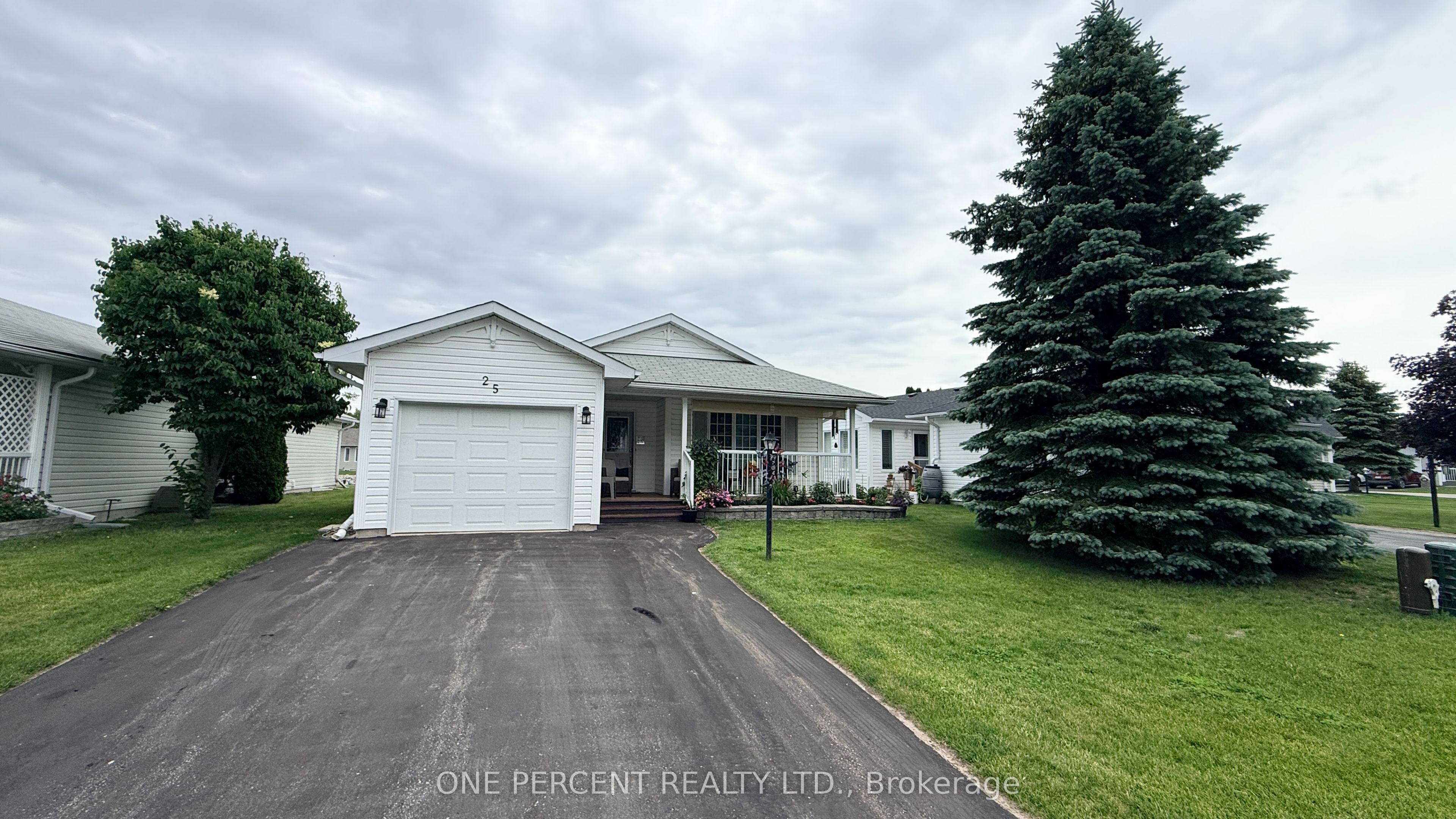 25 Kentucky Avenue, Wasaga Beach, ON L9Z 3A8