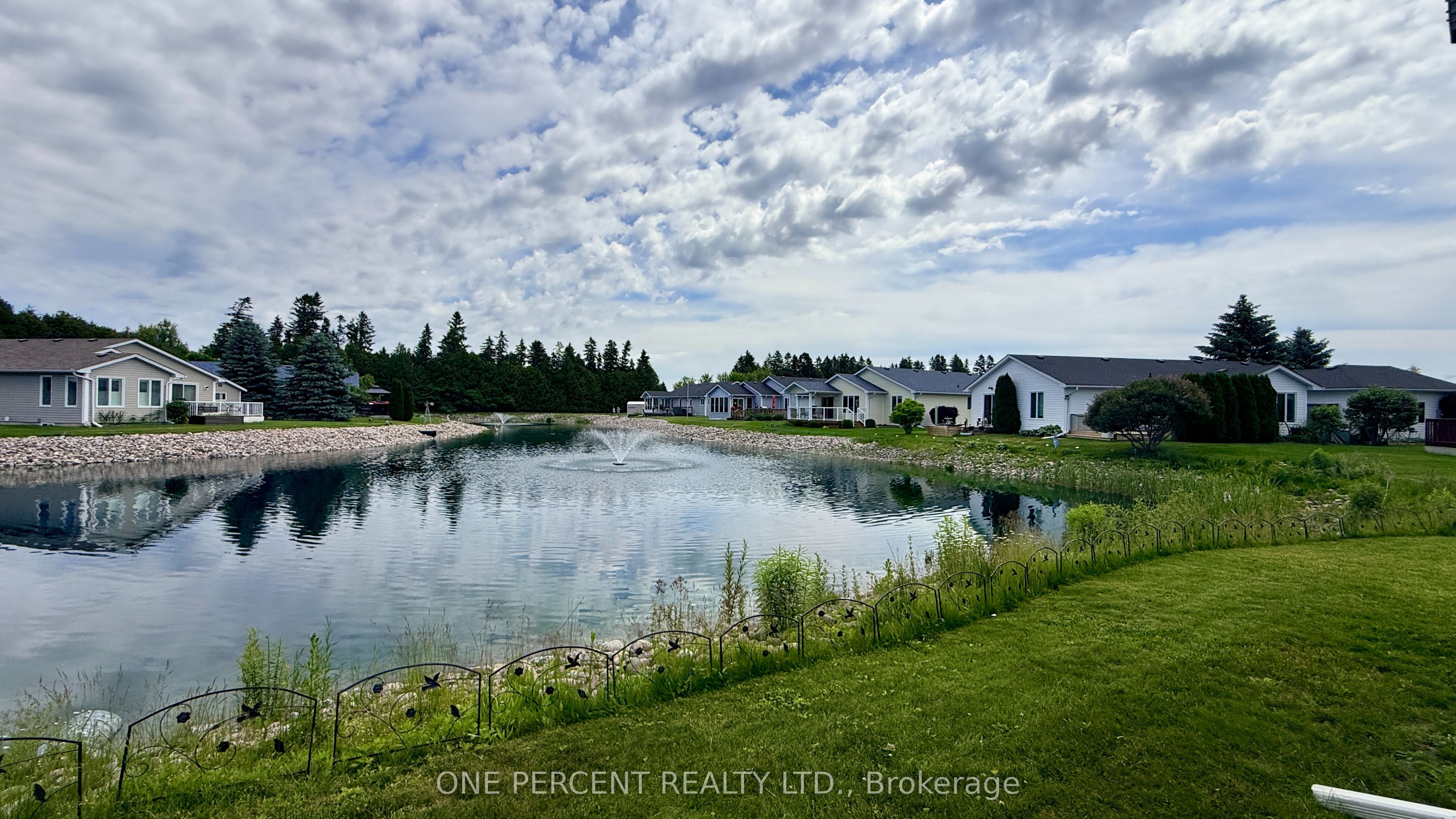 25 Kentucky Avenue, Wasaga Beach, ON L9Z 3A8 photo 3