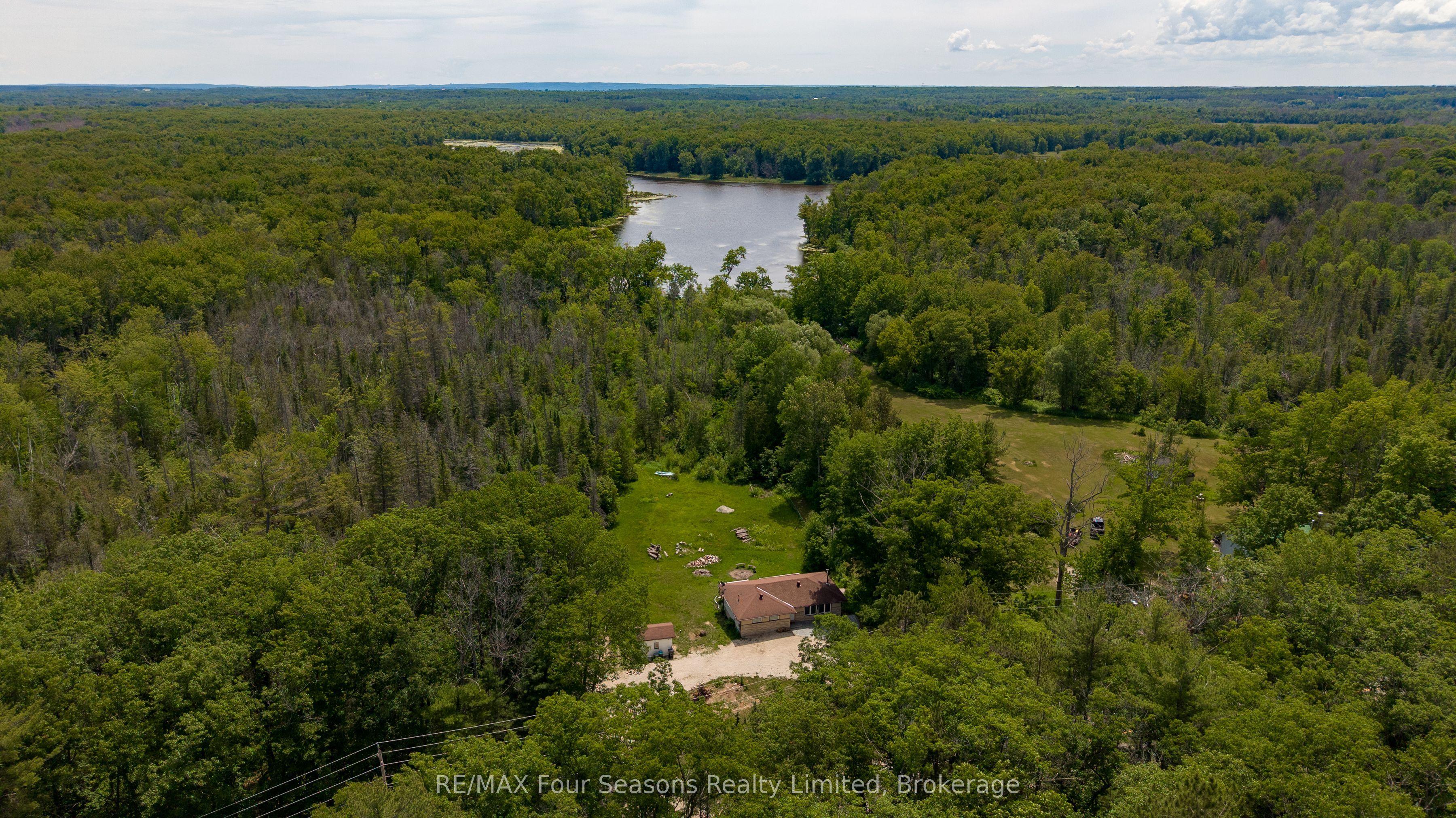 2133 Klondike Park Road, Wasaga Beach, ON L9Z 2W9