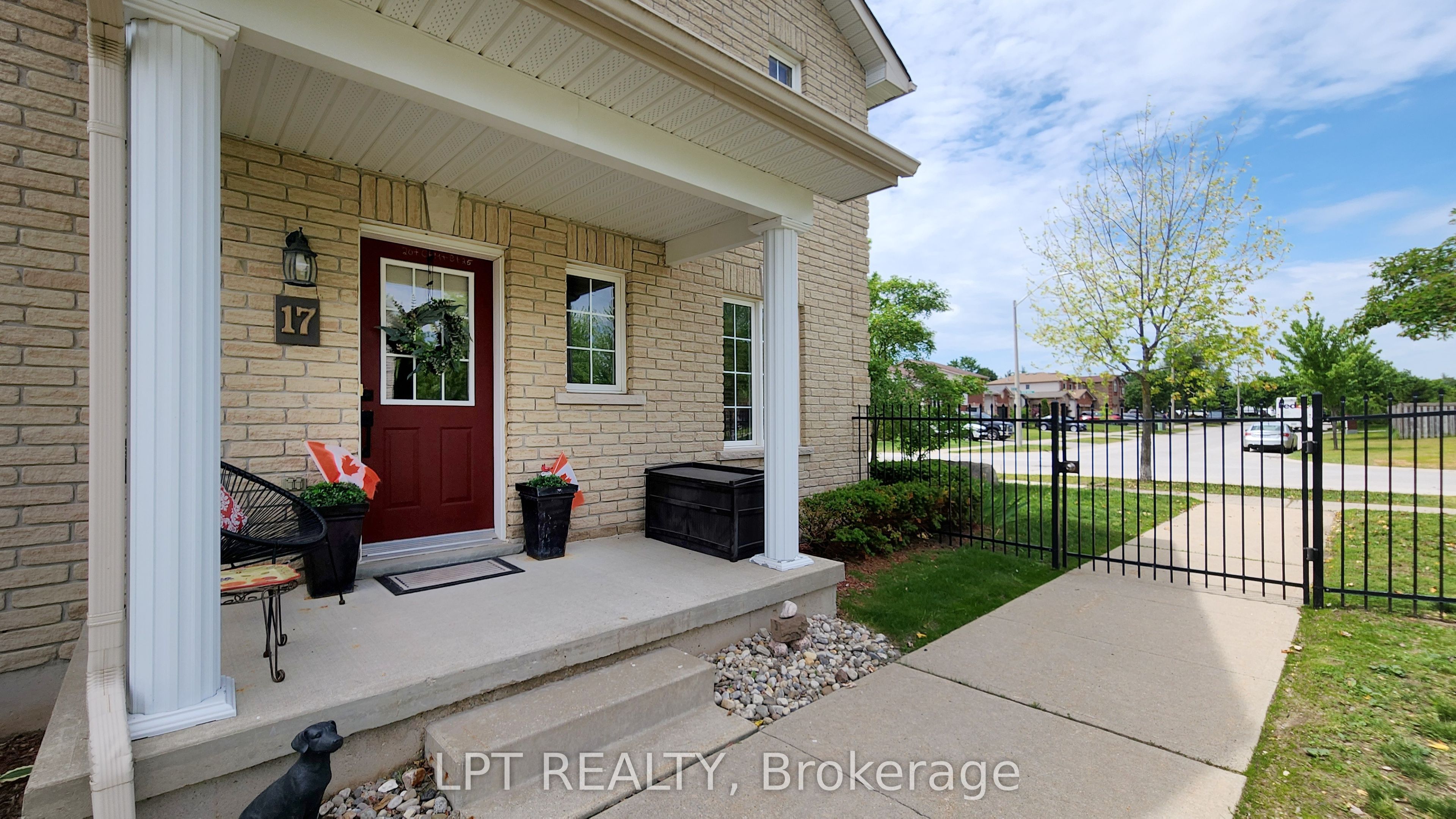 17 Silver Maple Crescent, Barrie, ON L4N 0Y4 photo 2