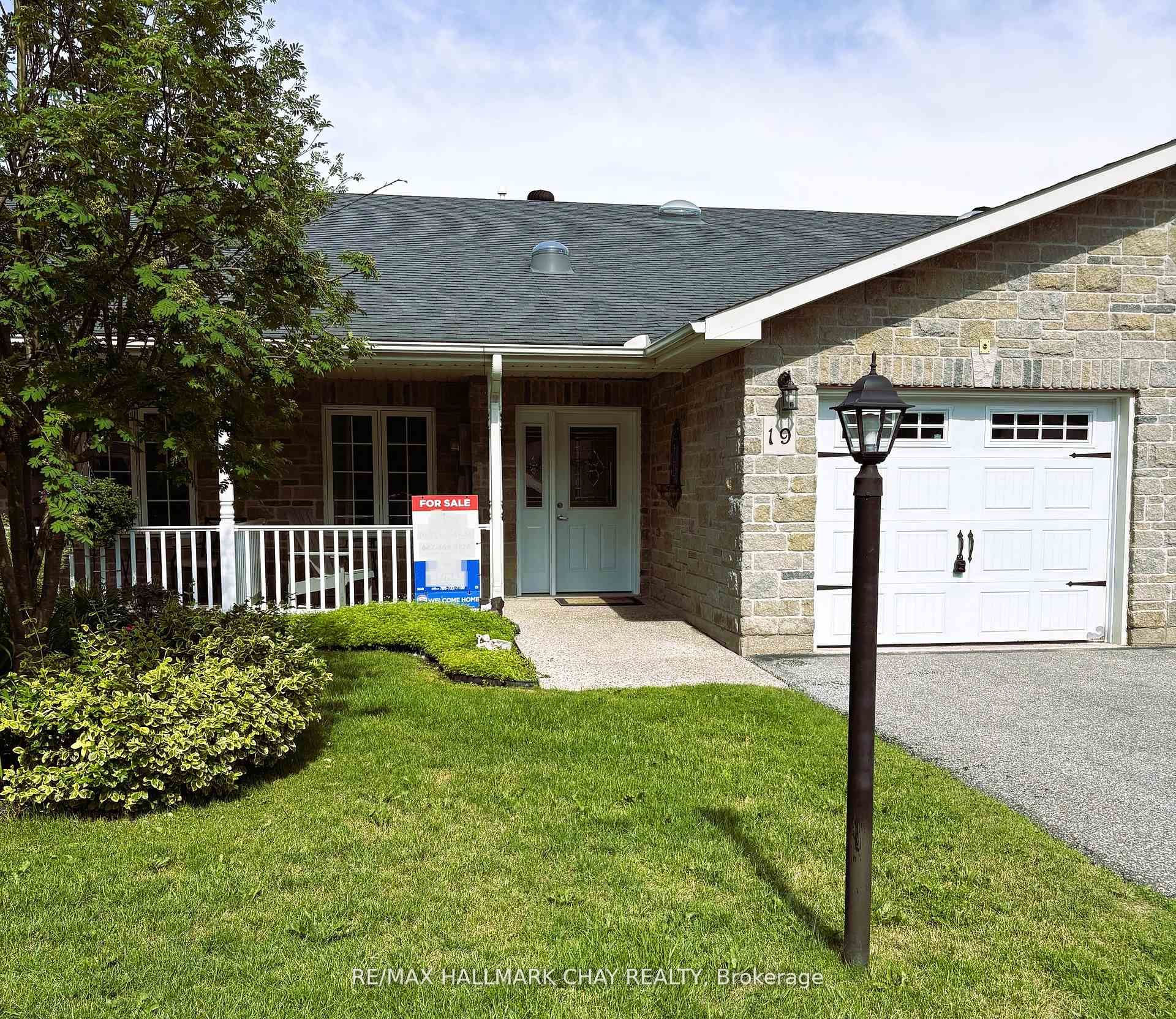 19 Greenway Drive, Wasaga Beach, ON L9Z 0E6 photo 2