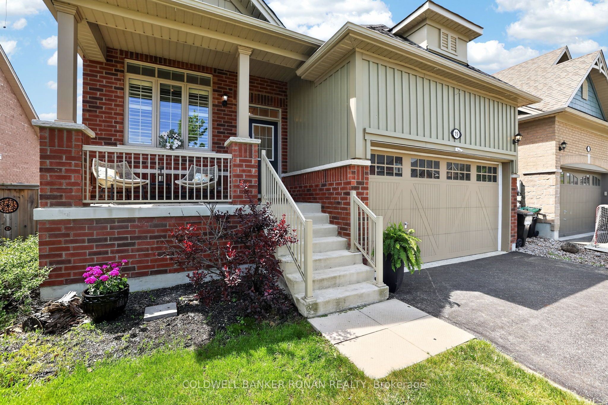19 Cameron Street, Springwater, ON L9X 0S6 photo 4