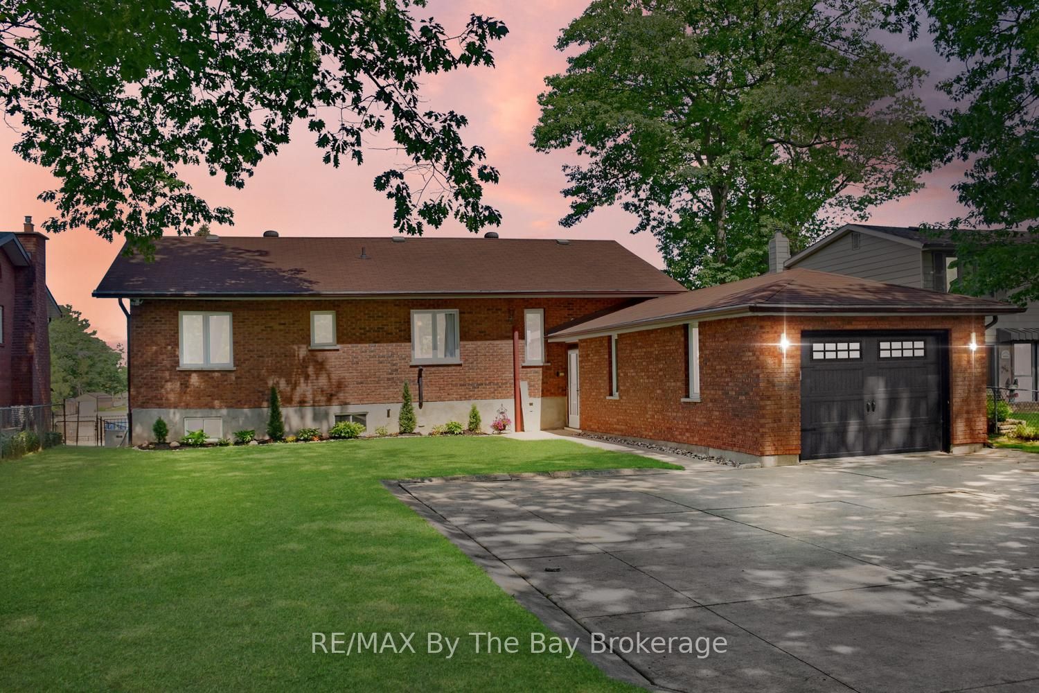 1434 RIVER Road W, Wasaga Beach, ON L9Z 2W5