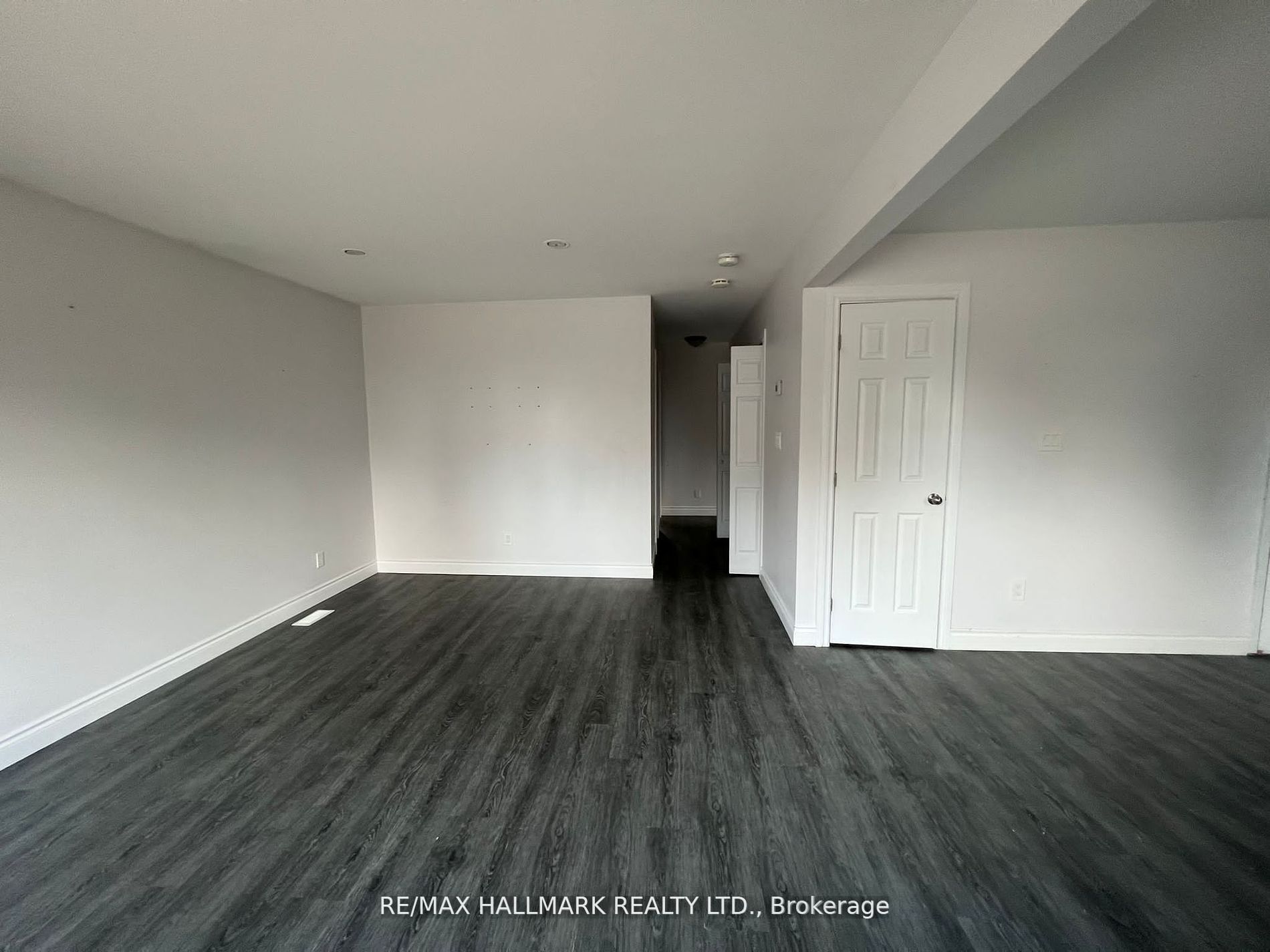 261 Wellington Street E Main, Barrie, ON L4M 2E4 photo 4
