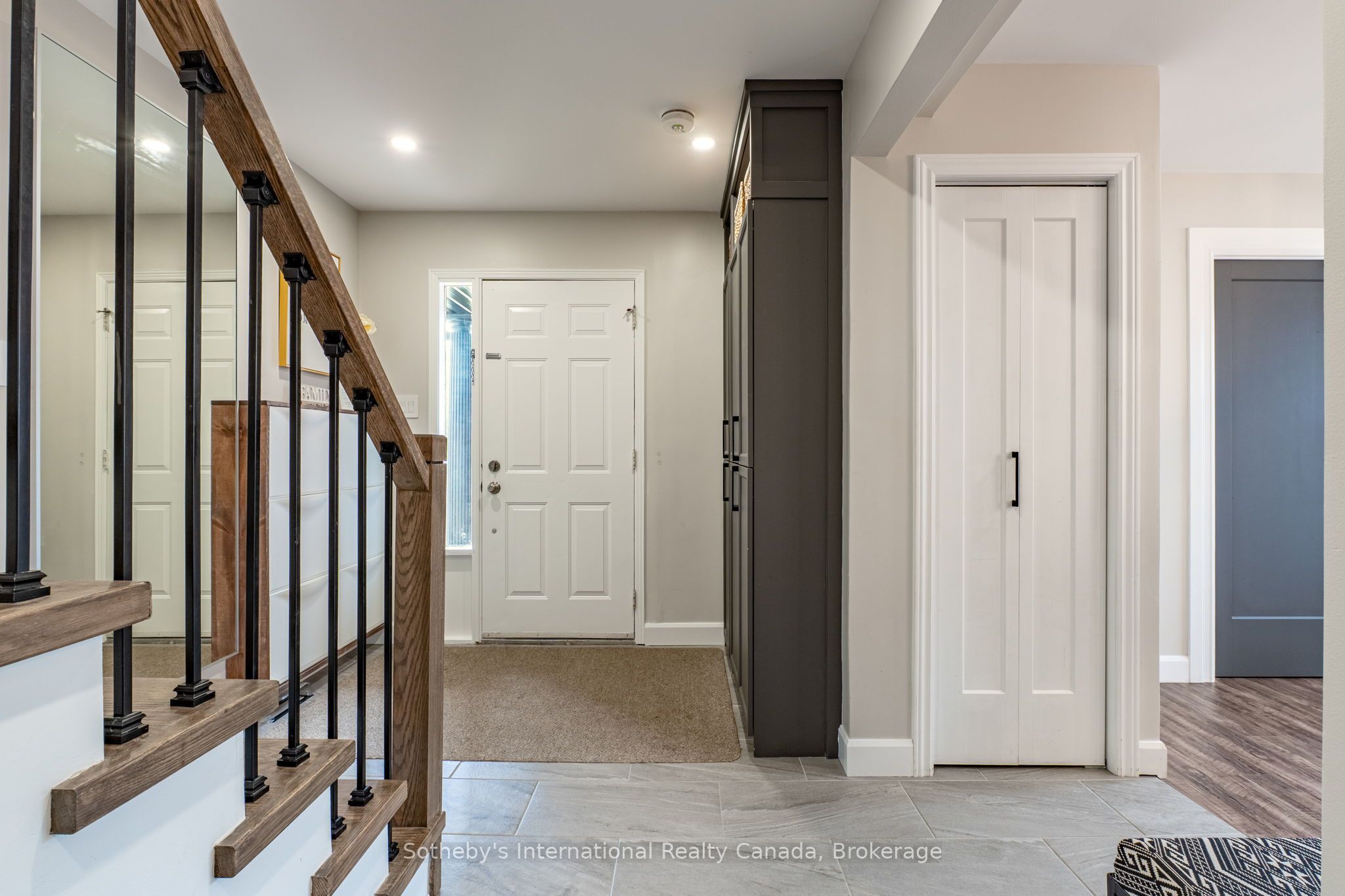 23 Carr Drive, Barrie, ON L4N 6M9 photo 4