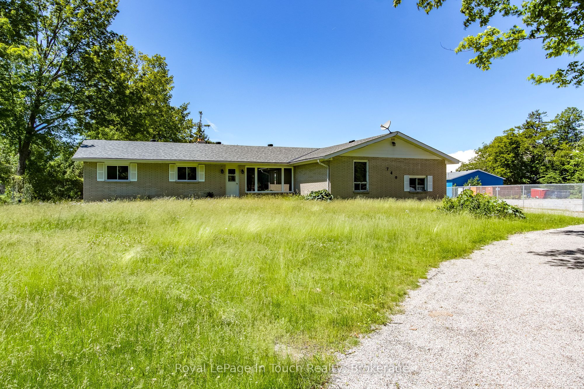 740 Balm Beach Road E, Midland, ON L4R 4K4 photo 2