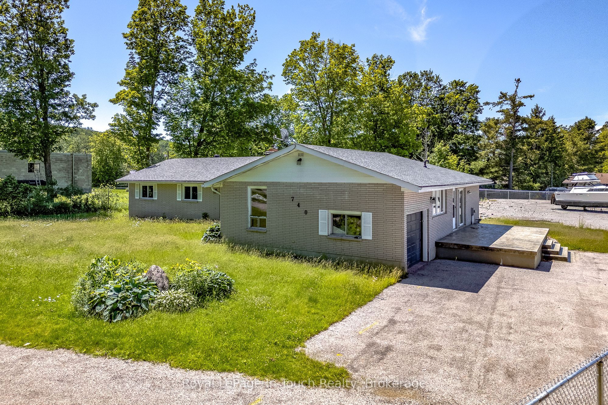 740 Balm Beach Road E, Midland, ON L4R 4K4 photo 5