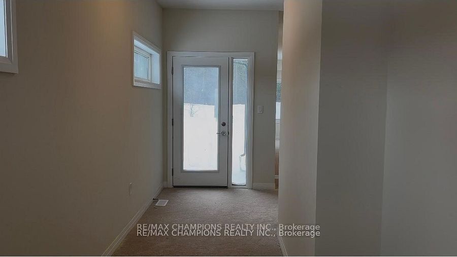 3080 Sandy Acres Avenue, Severn, ON L3V 8P8 photo 2
