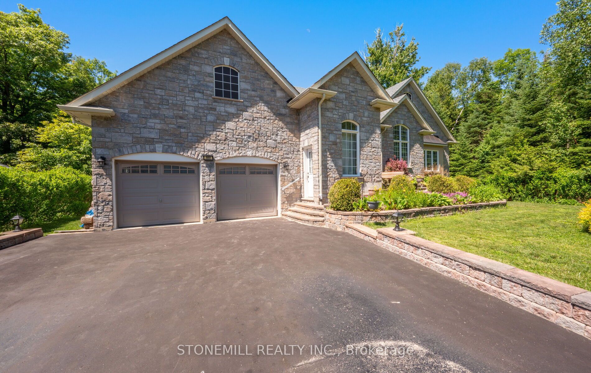 868 Eastdale Drive, Wasaga Beach, ON L9Z 2R2 photo 3