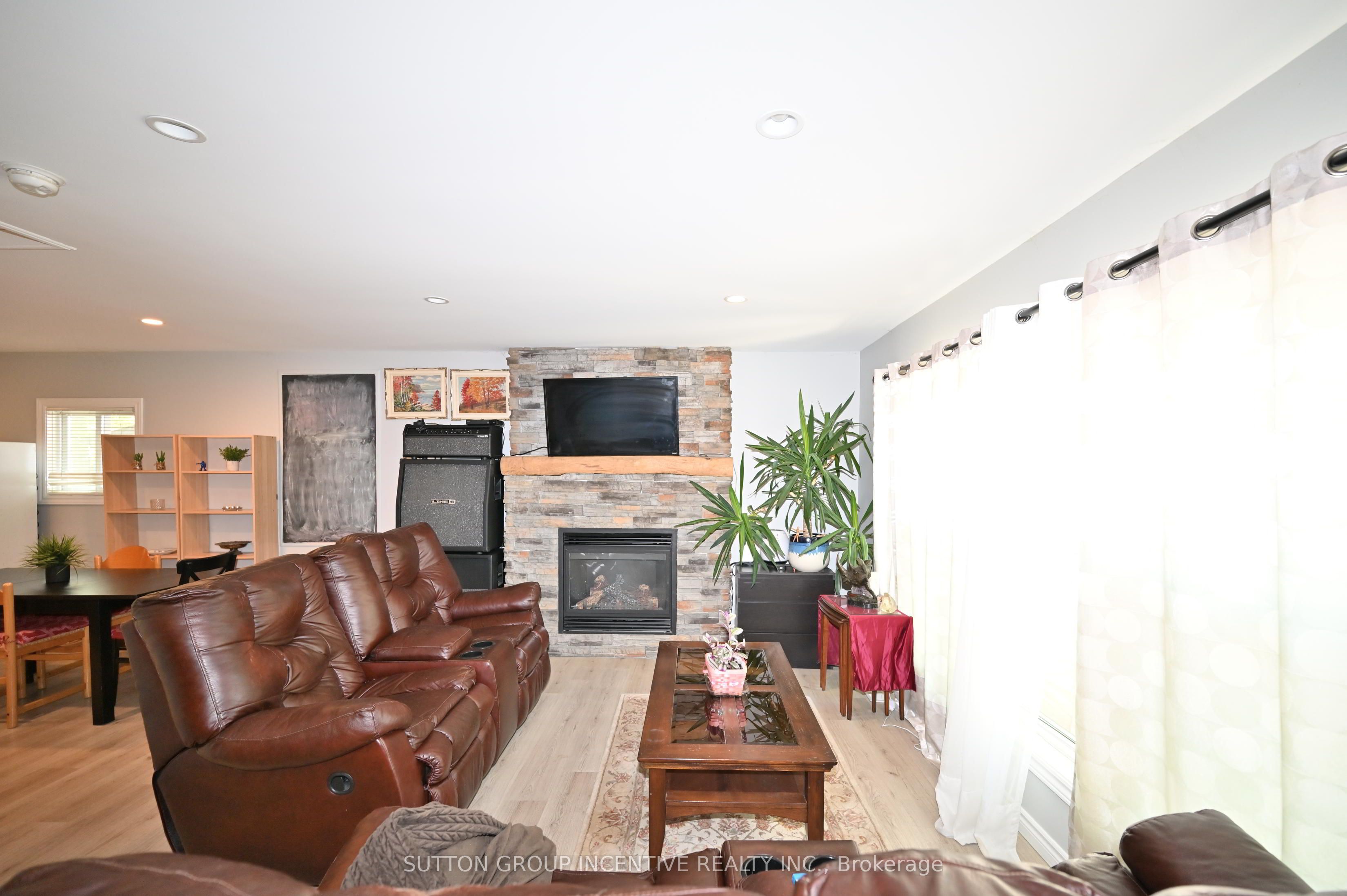 79 23RD Street N, Wasaga Beach, ON L9Z 2G4 photo 4