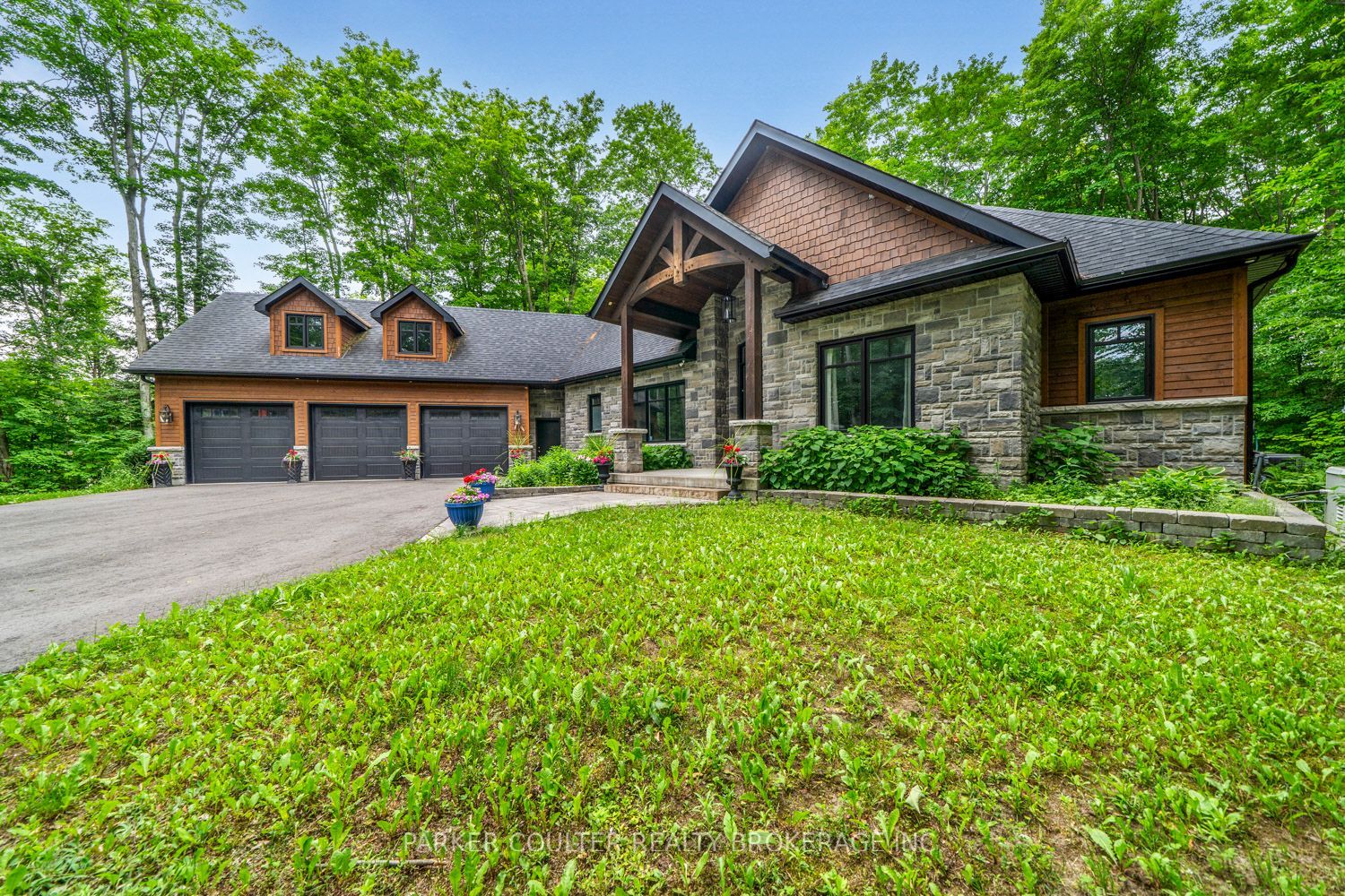 29 Gallagher Crescent, Springwater, ON L9X 0K1 photo 2