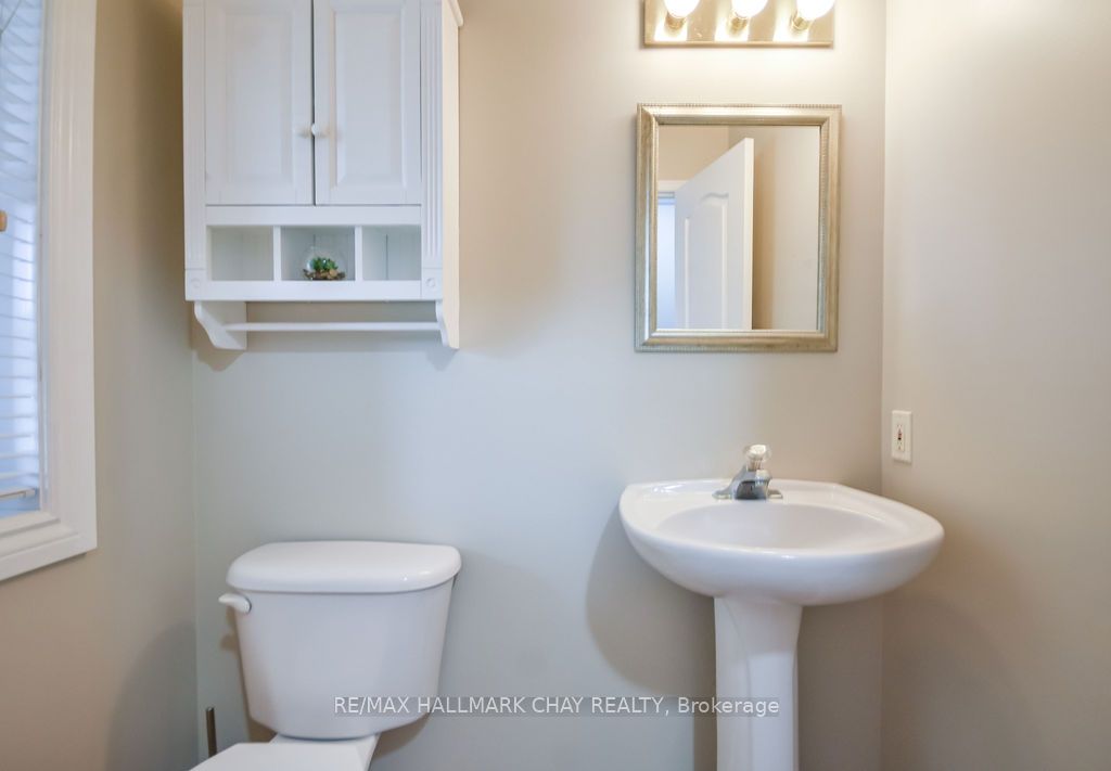 37 Julia Crescent, Orillia, ON L3V 7Y9 photo 4