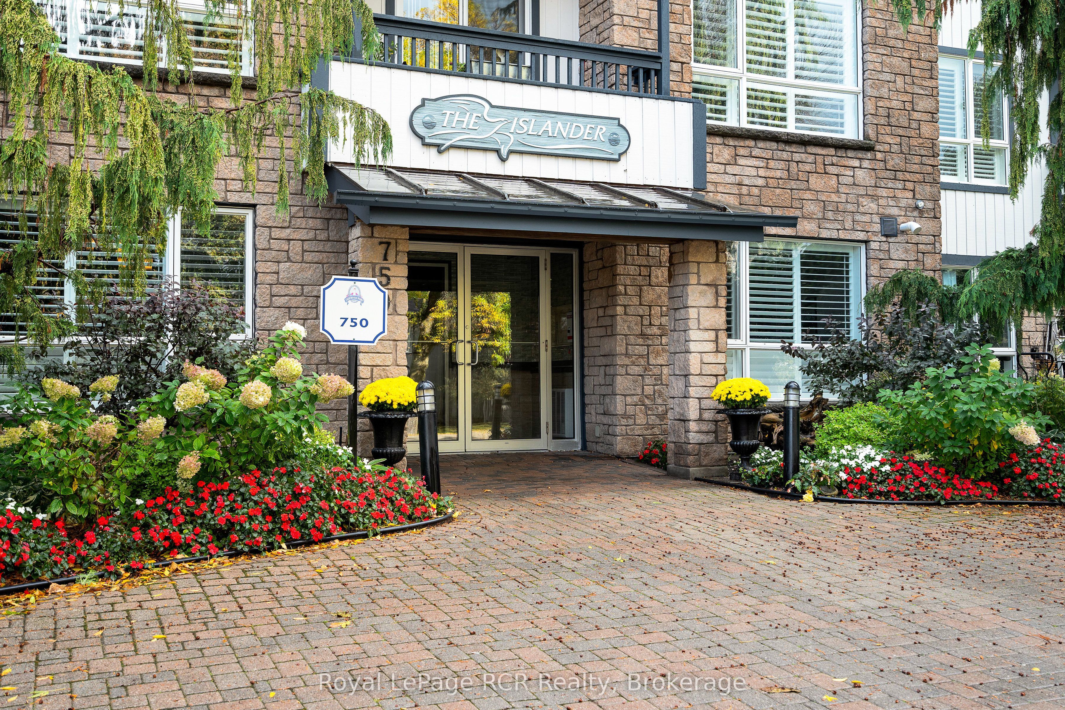 750 Johnston Park Avenue 2006, Collingwood, ON L9Y 5C7 photo 3
