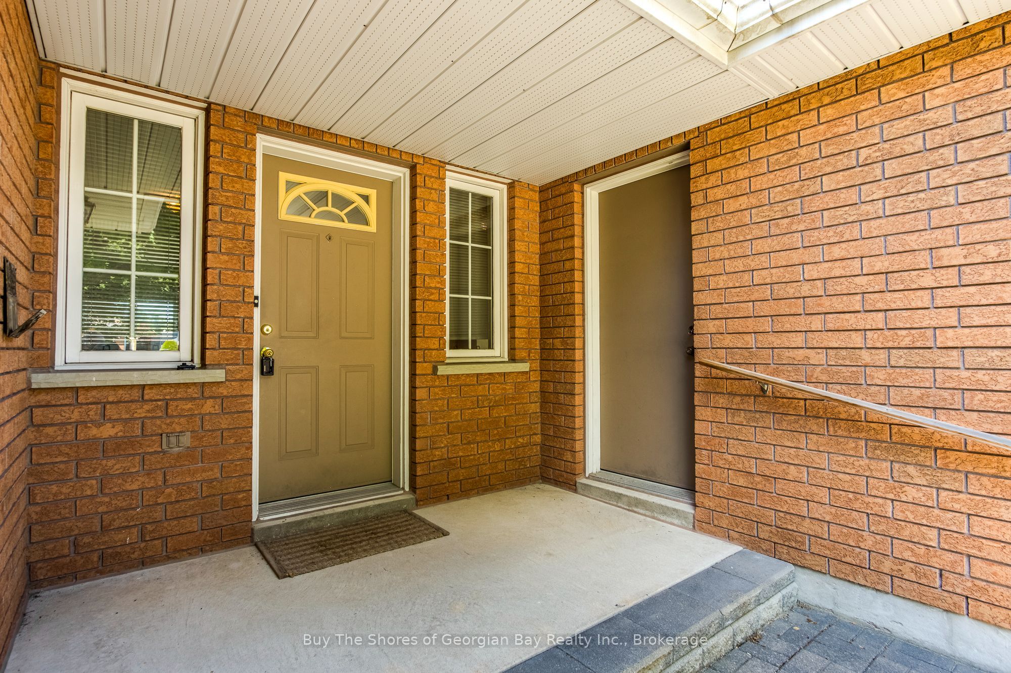 208 Margaret Street, Midland, ON L4R 4Y1 photo 3