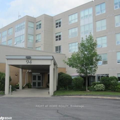 36 Benjamin Lane, Barrie, ON L4N 0S2 photo 2
