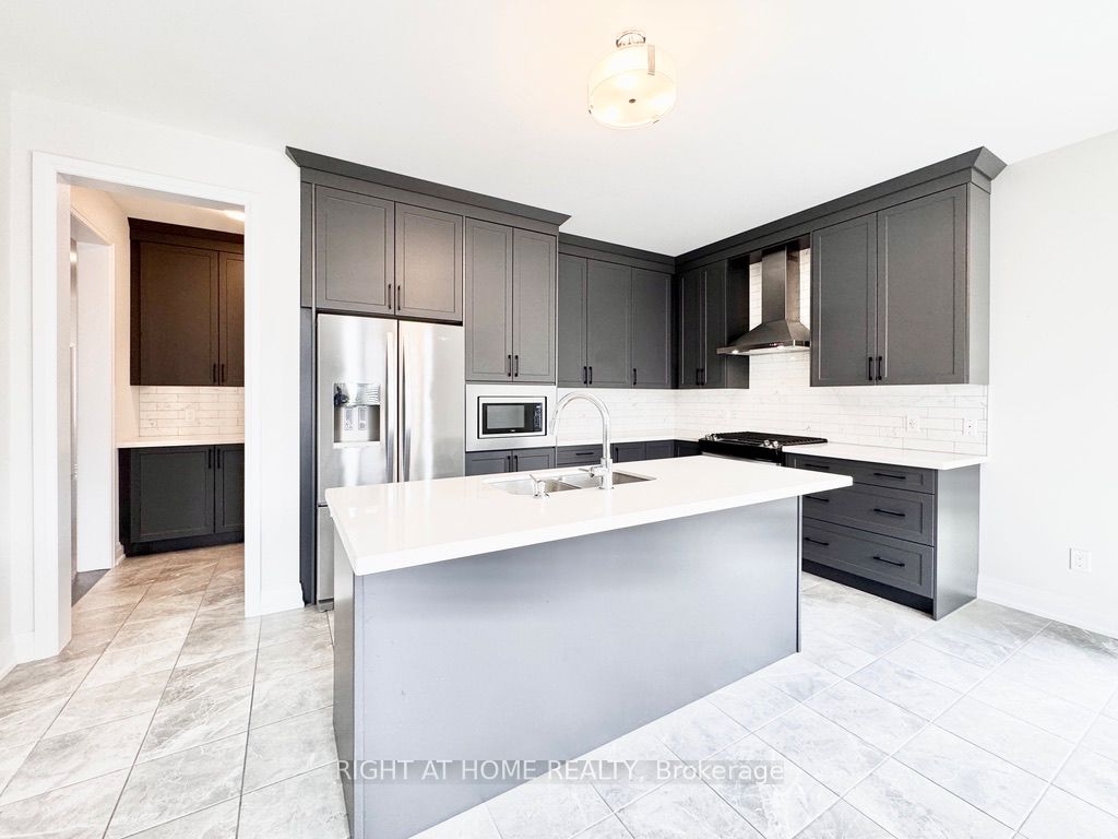6 Sweet Cicely Street Upper, Springwater, ON L9X 2E2 photo 3