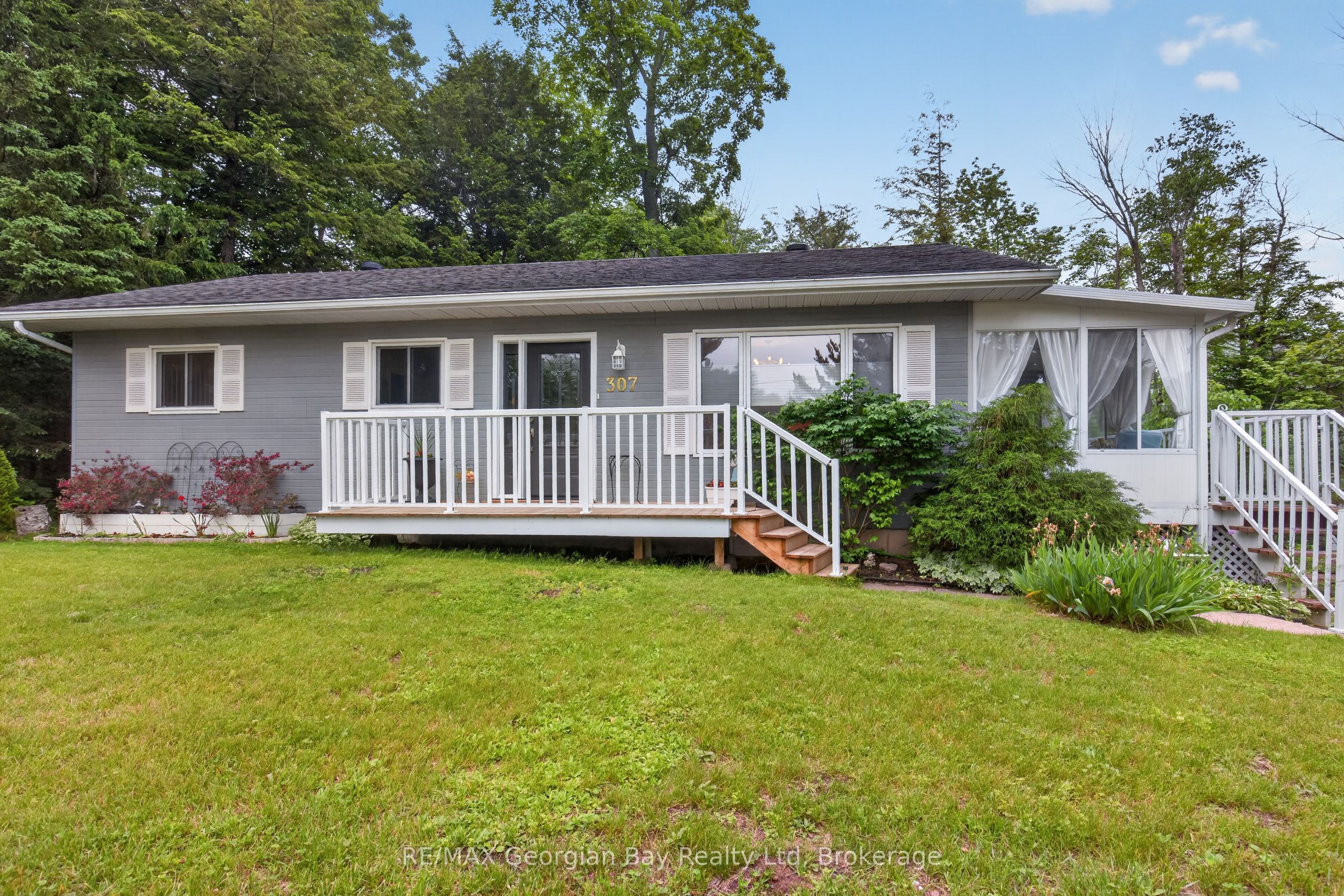 307 Balm Beach Road W, Tiny, ON L0L 2J0 photo 2