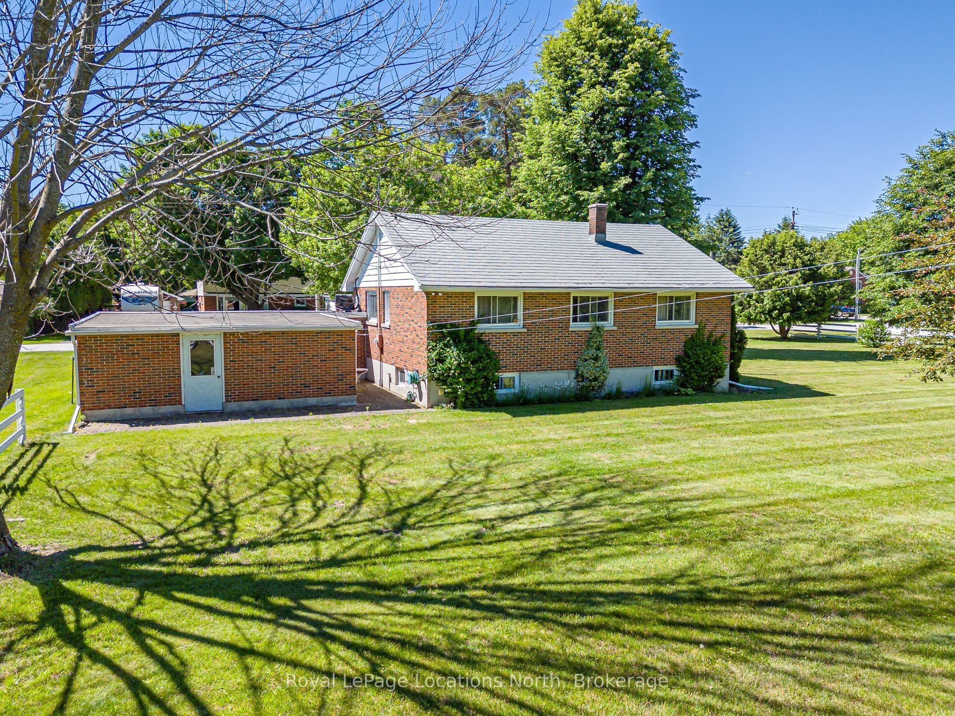 2 Buist Street, Clearview, ON L0M 1P0 photo 3
