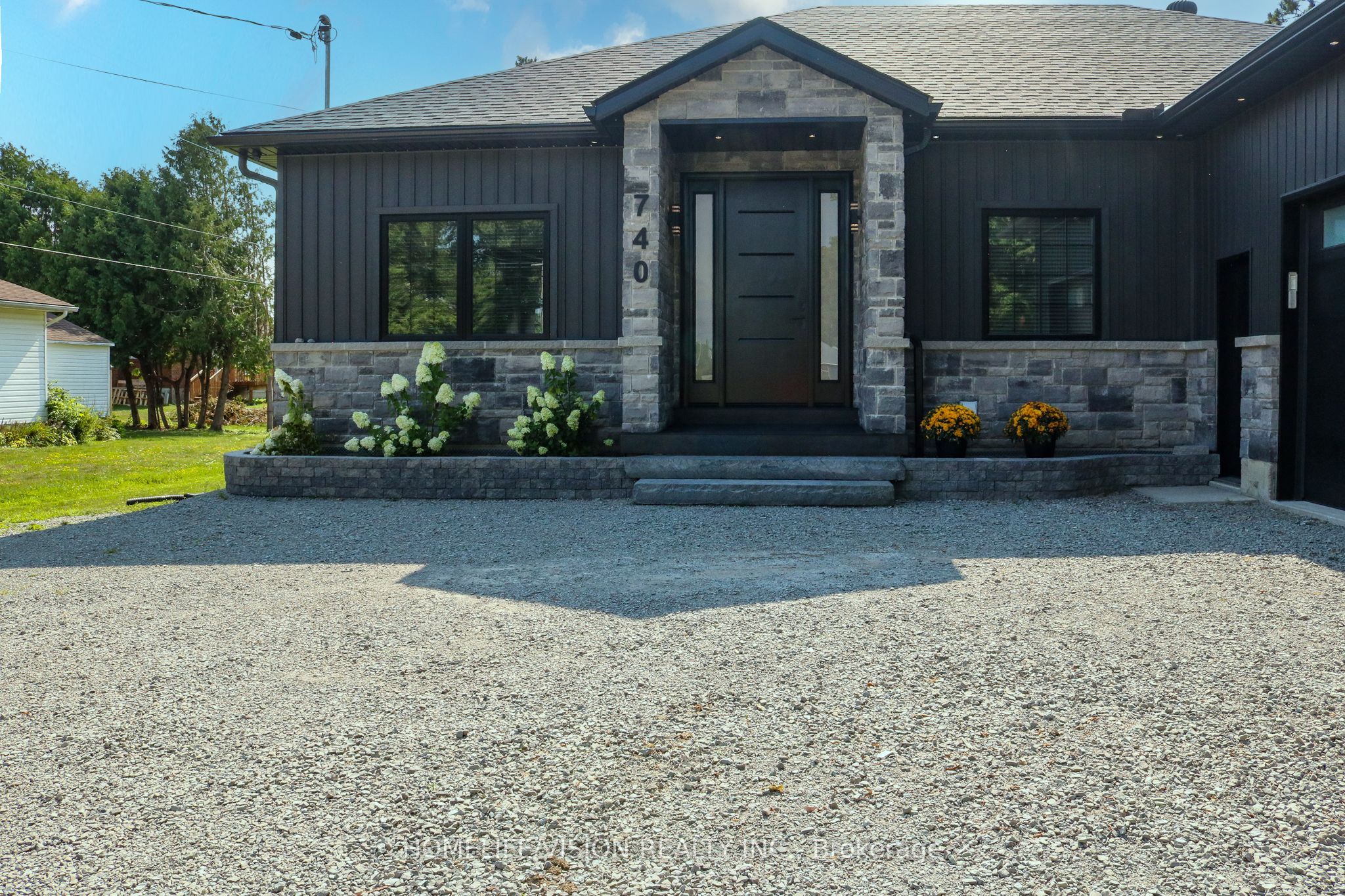 740 Midland Avenue, Tay, ON L0K 1R0 photo 2