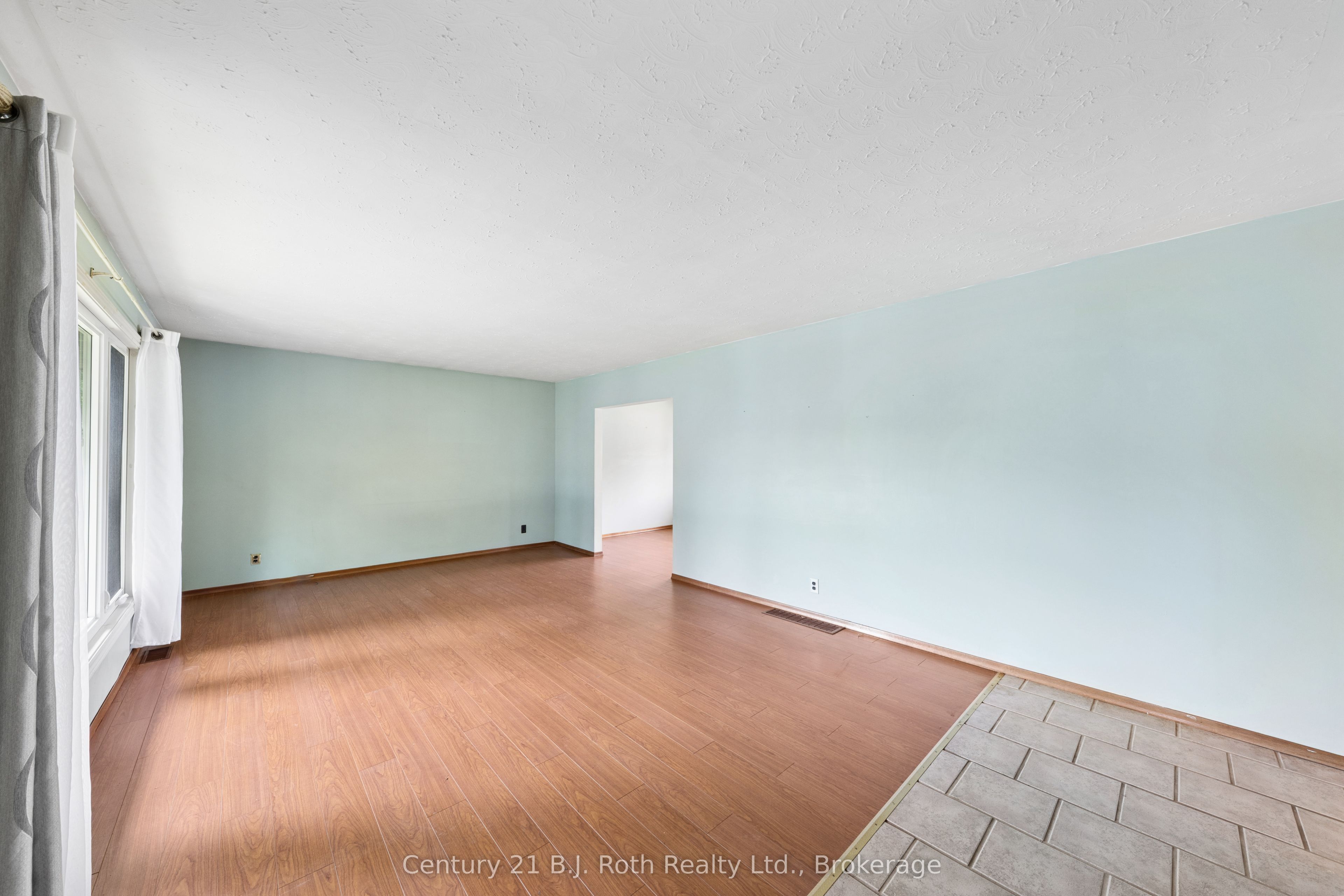 8240 93 Highway, Tiny, ON L0K 2E1 photo 4