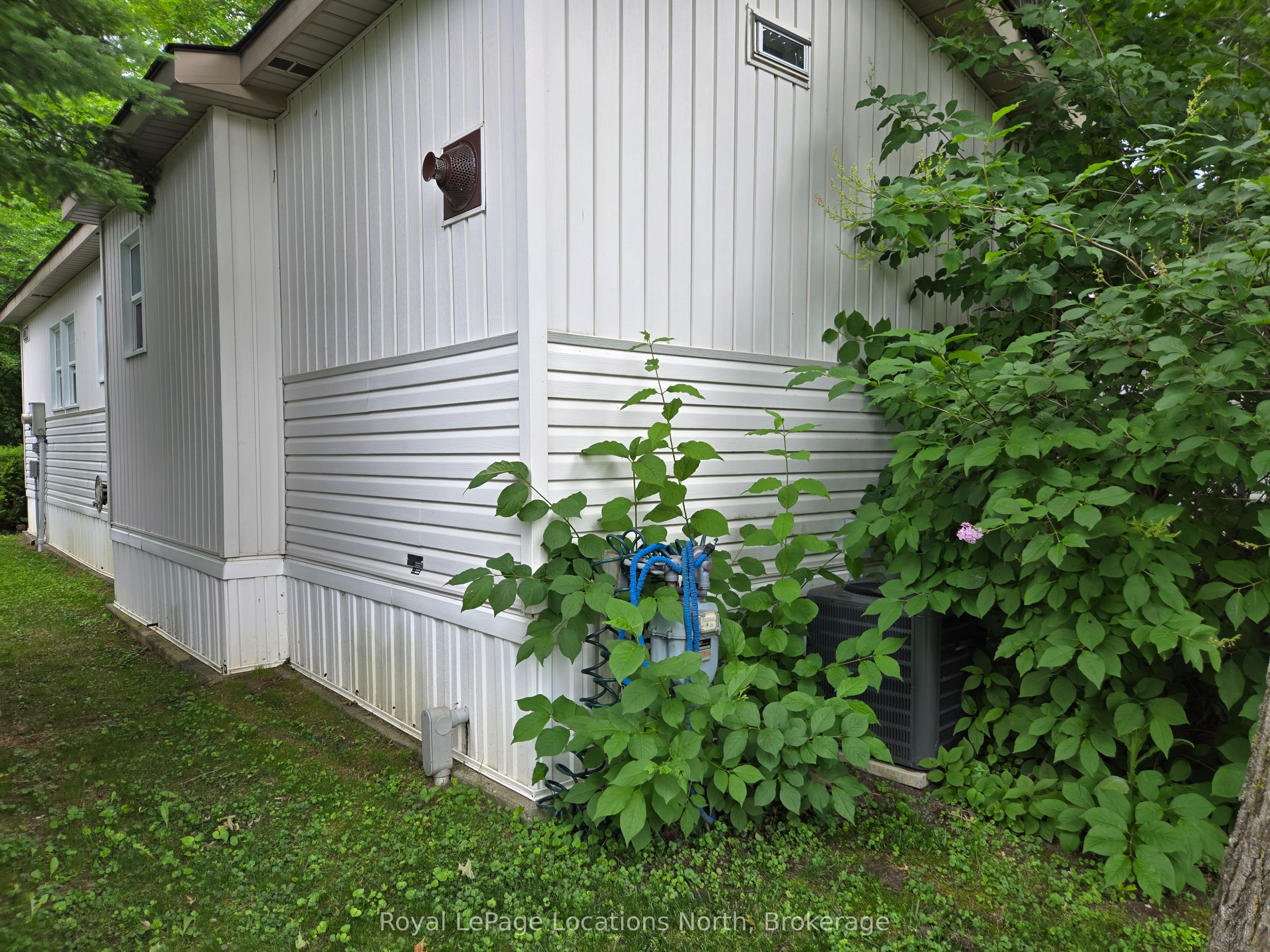 56 The Boardwalk N/A, Wasaga Beach, ON L9Z 3A8 photo 5