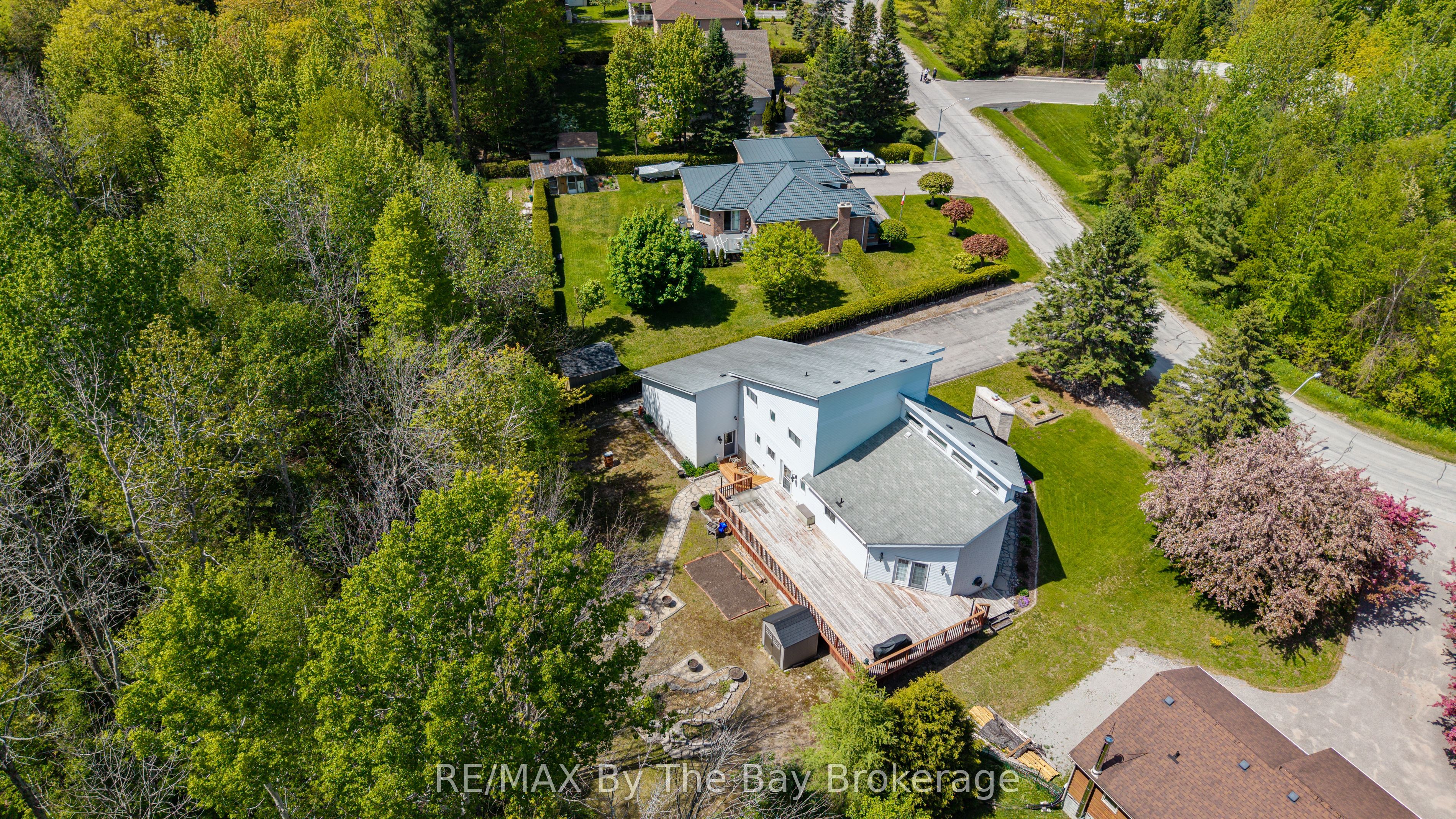 32 Bridlewood Crescent, Wasaga Beach, ON L9Z 1B4 photo 3